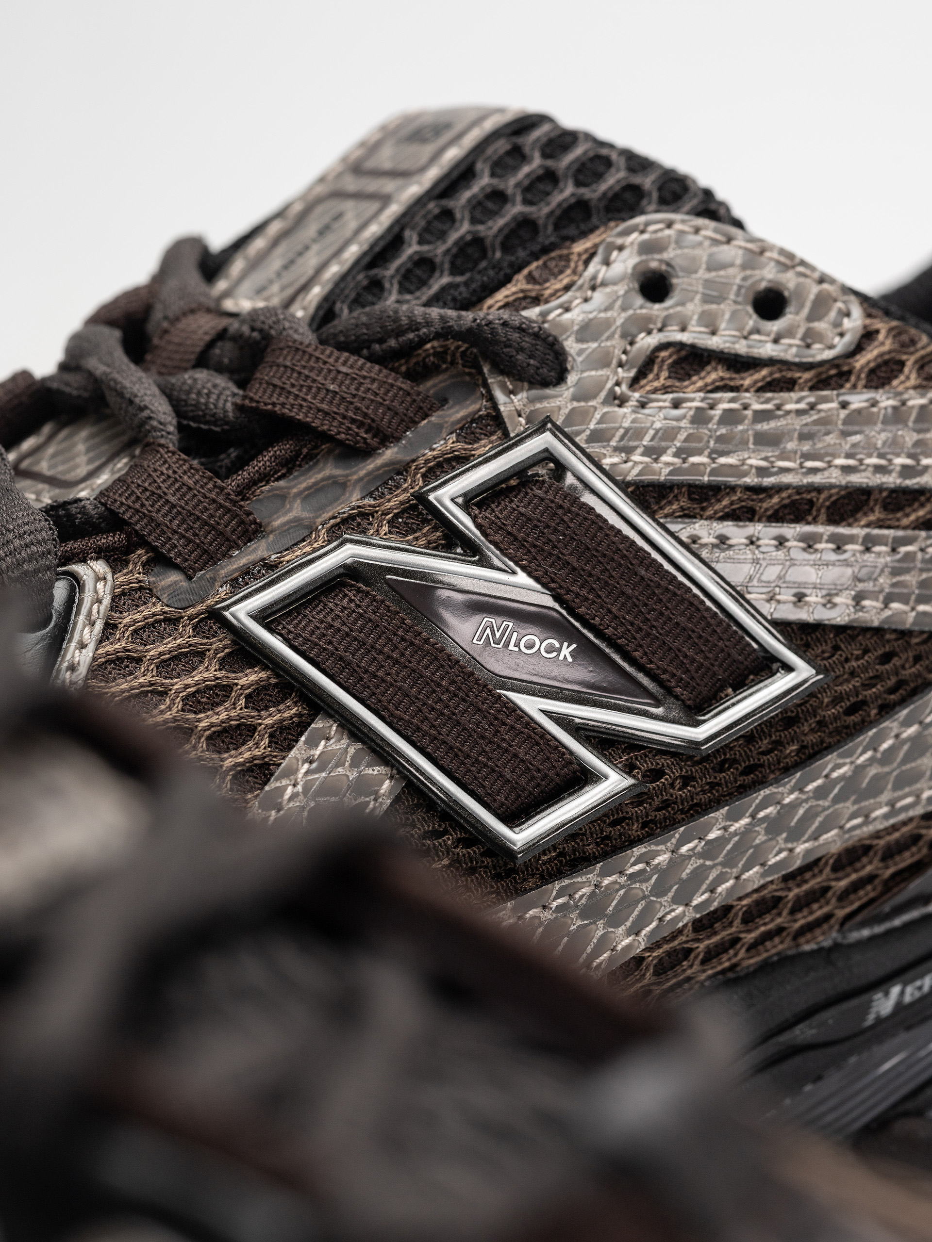 New Balance 1906 Shoes (thunder brown/black)