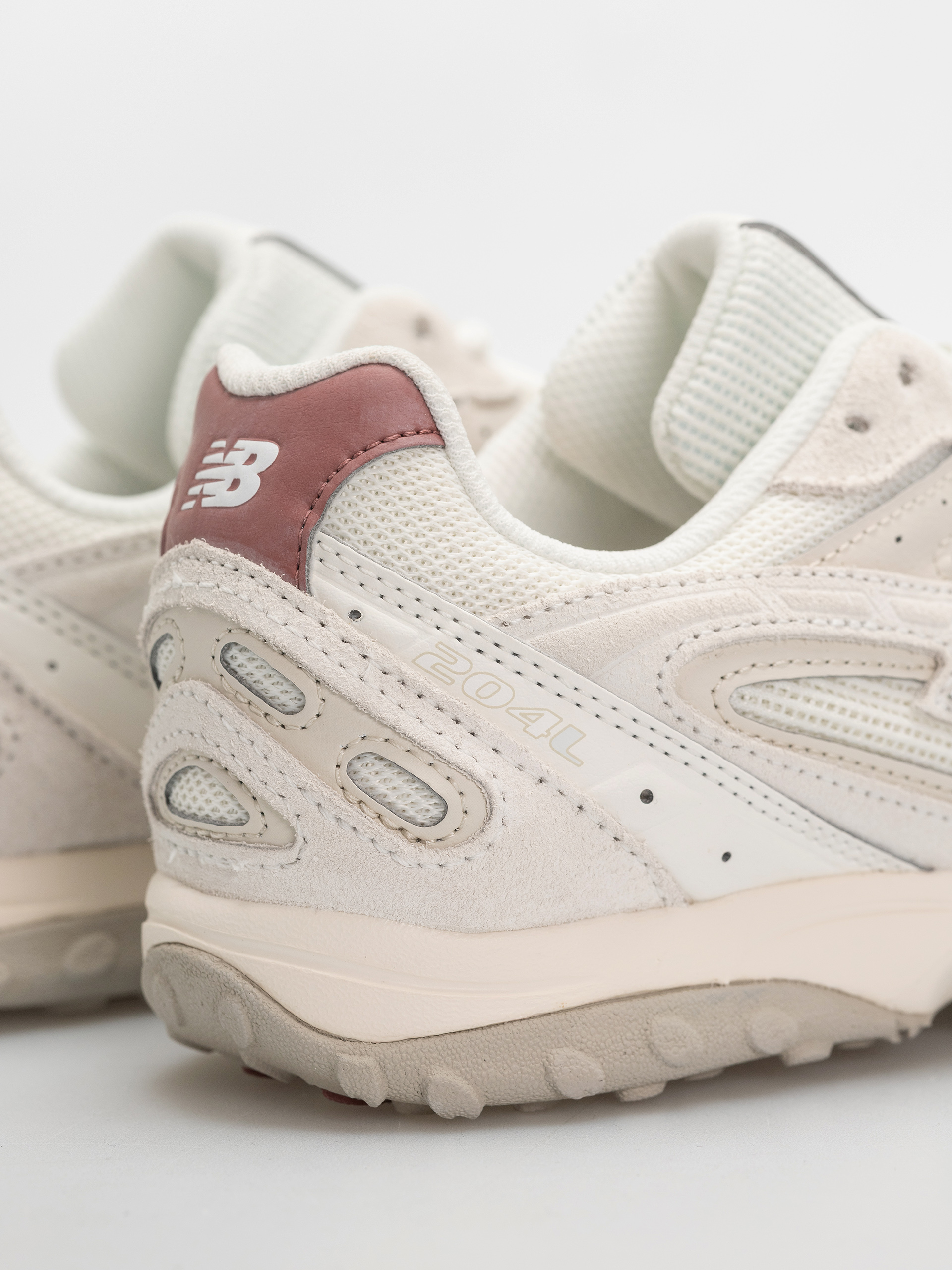 New Balance 204 Shoes (sea salt/red rock)