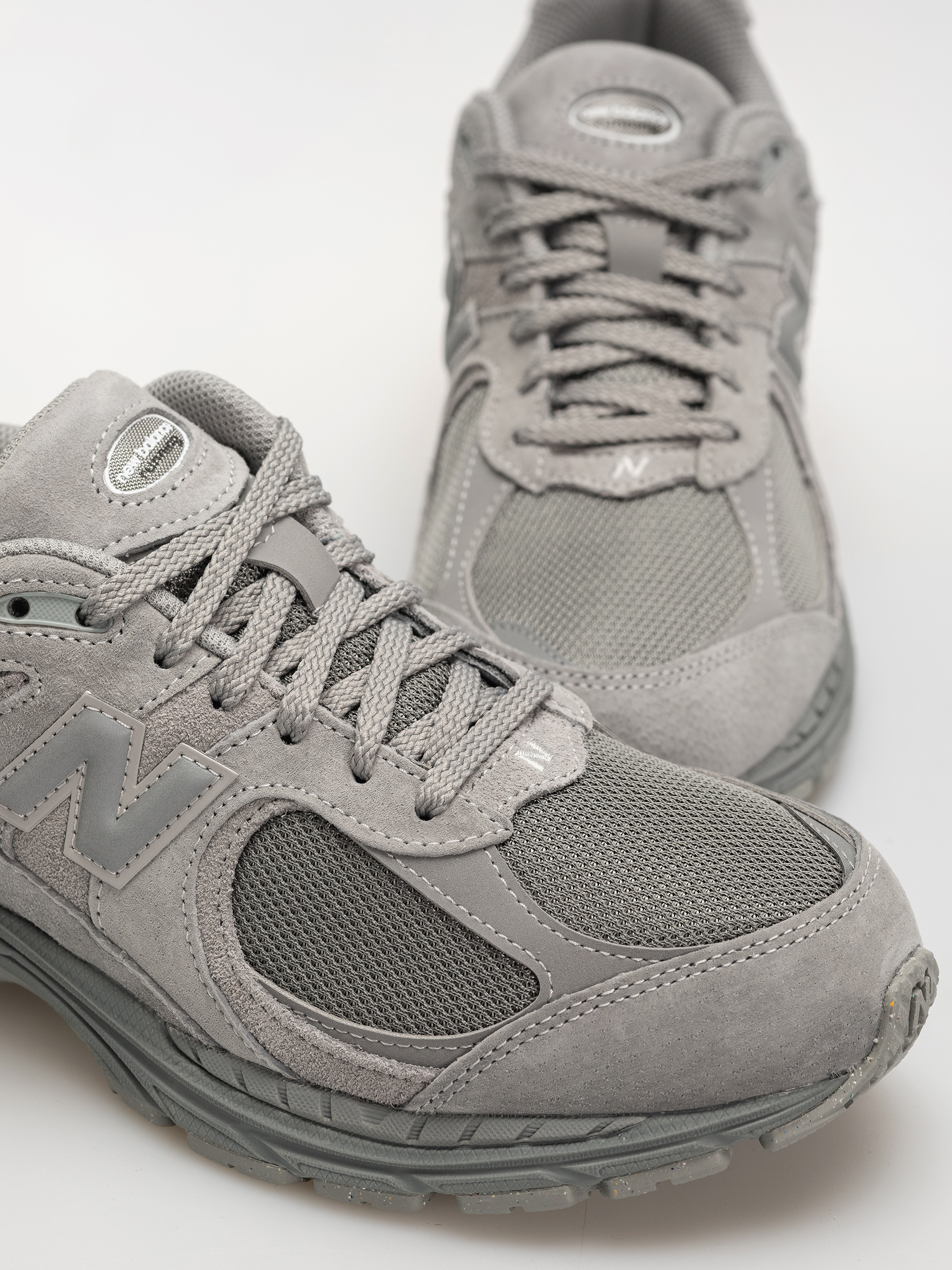 New Balance 2002 Shoes (slate grey/dark silver metallic)