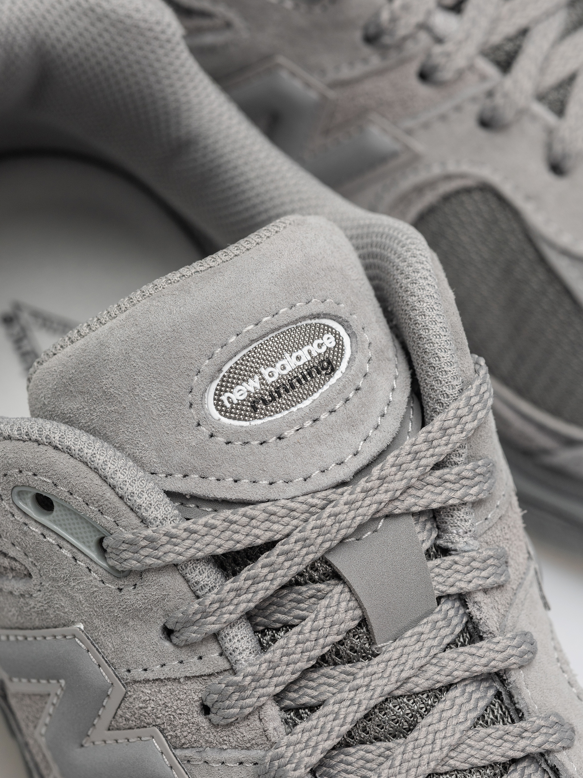 New Balance 2002 Shoes (slate grey/dark silver metallic)