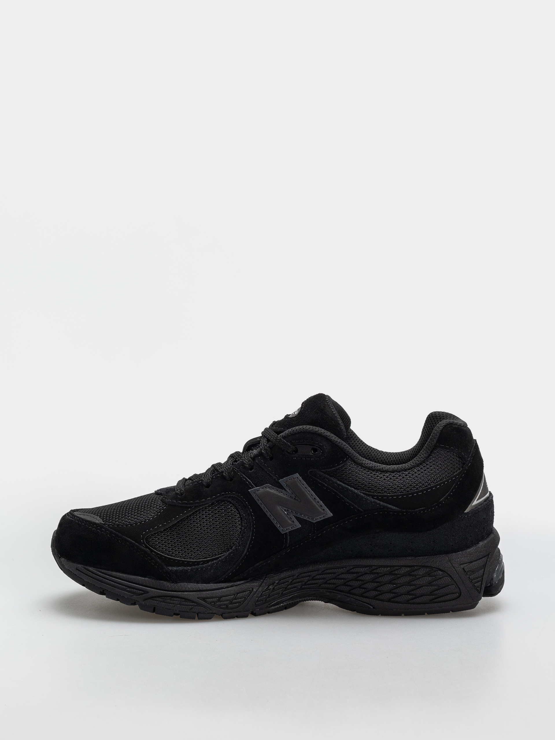 New Balance 2002 Shoes (black/black metallic)
