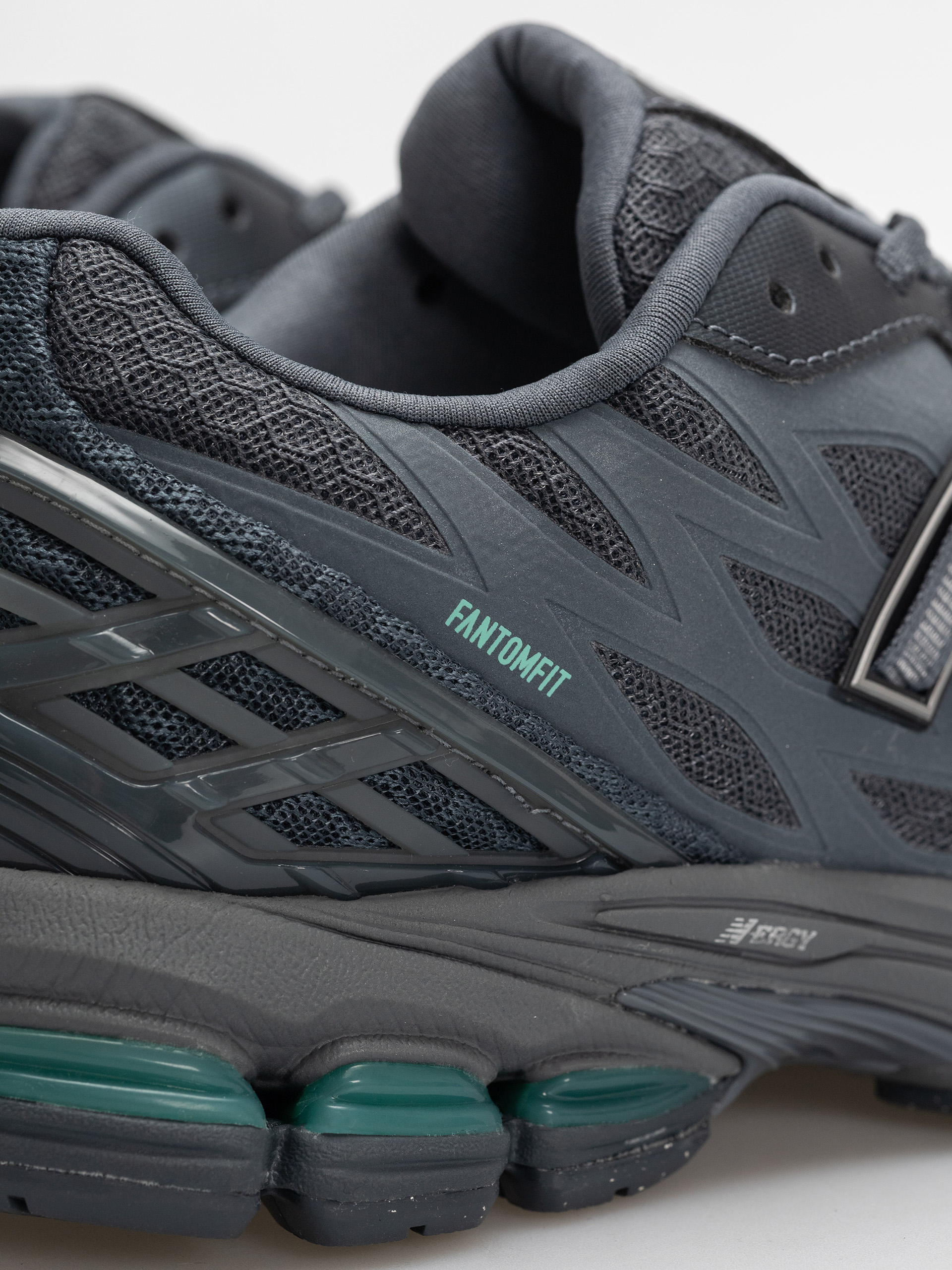 New Balance 1906 Schuhe (graphite/deep end)