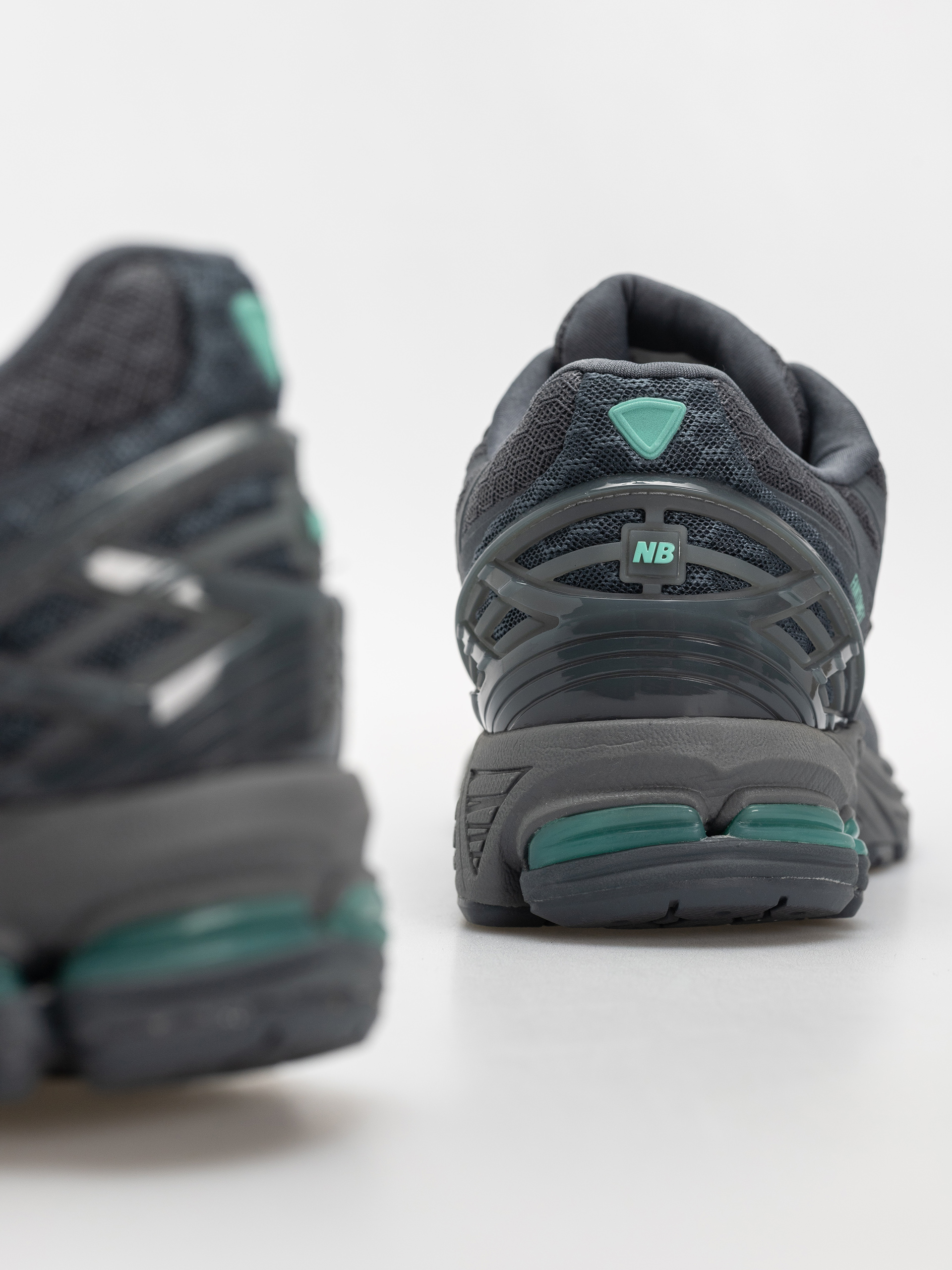 New Balance 1906 Schuhe (graphite/deep end)