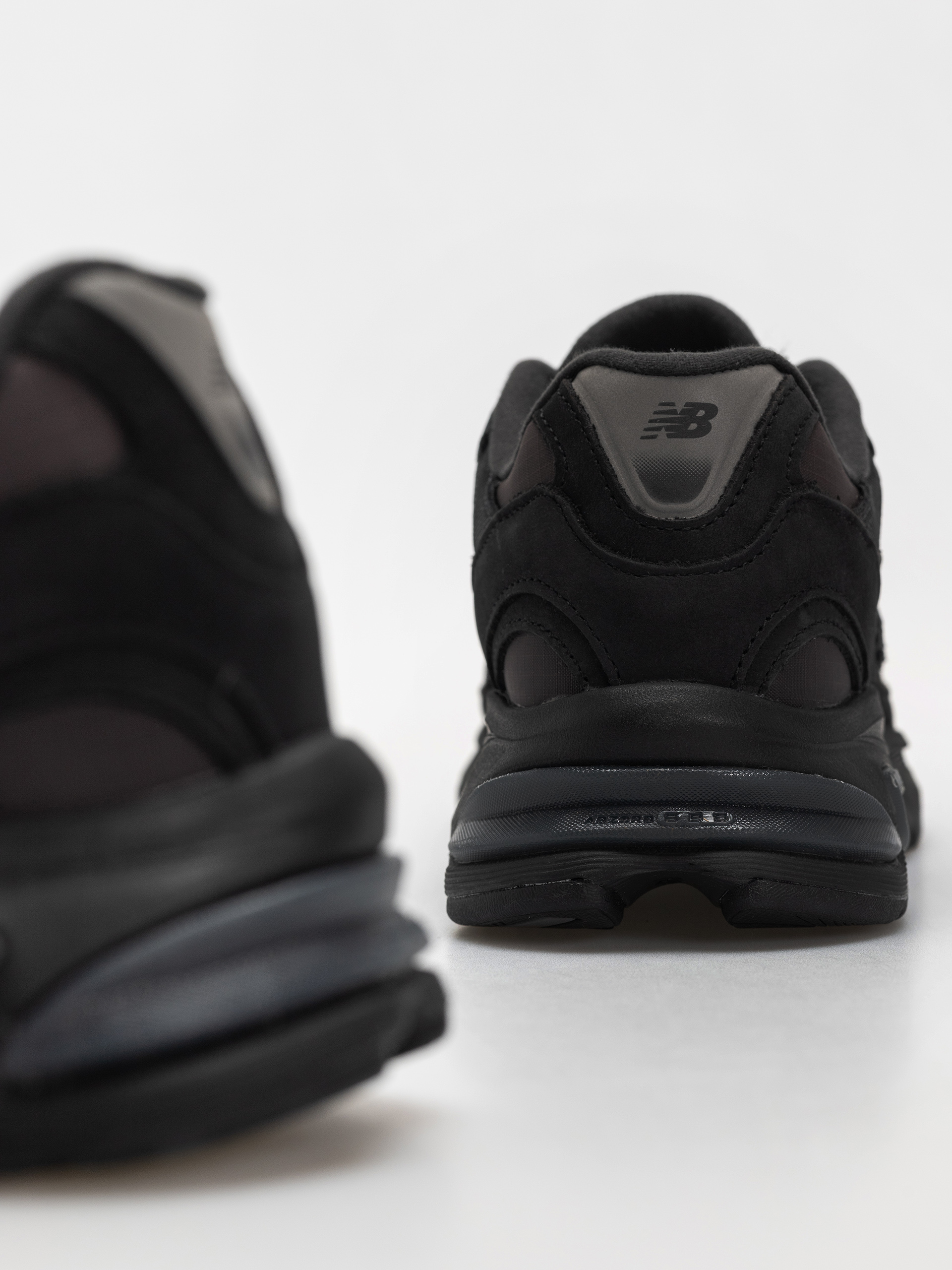 New Balance 2010 Schuhe (black/faded black/phantom)