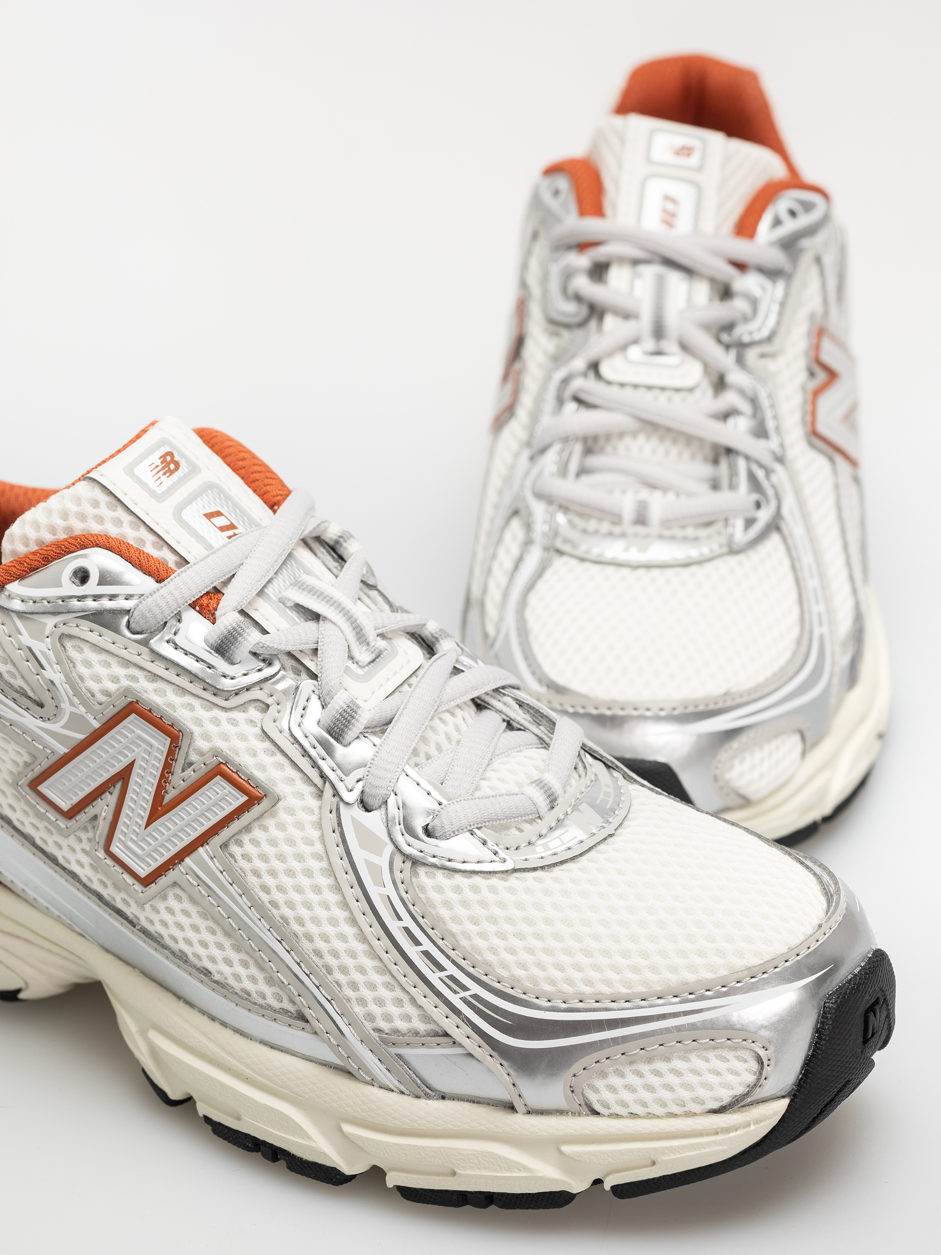 New Balance 740 Shoes (angora/cinnamon)