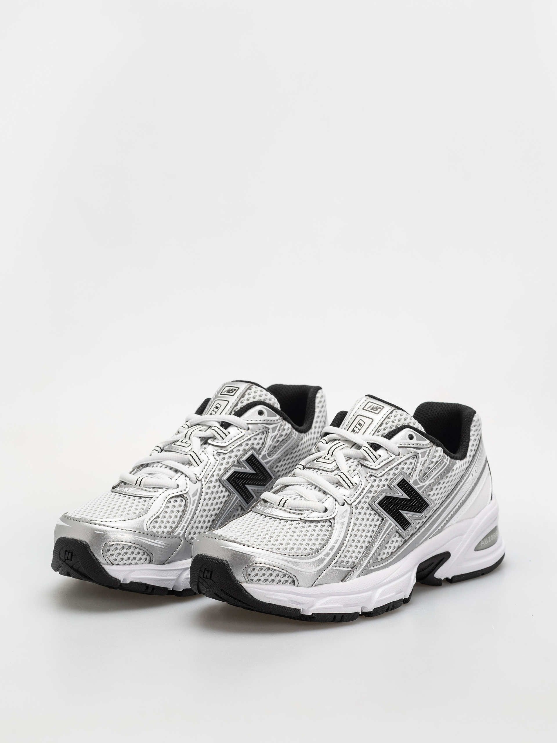 New Balance Schuhe 740 (white/silver metallic/black nw2)
