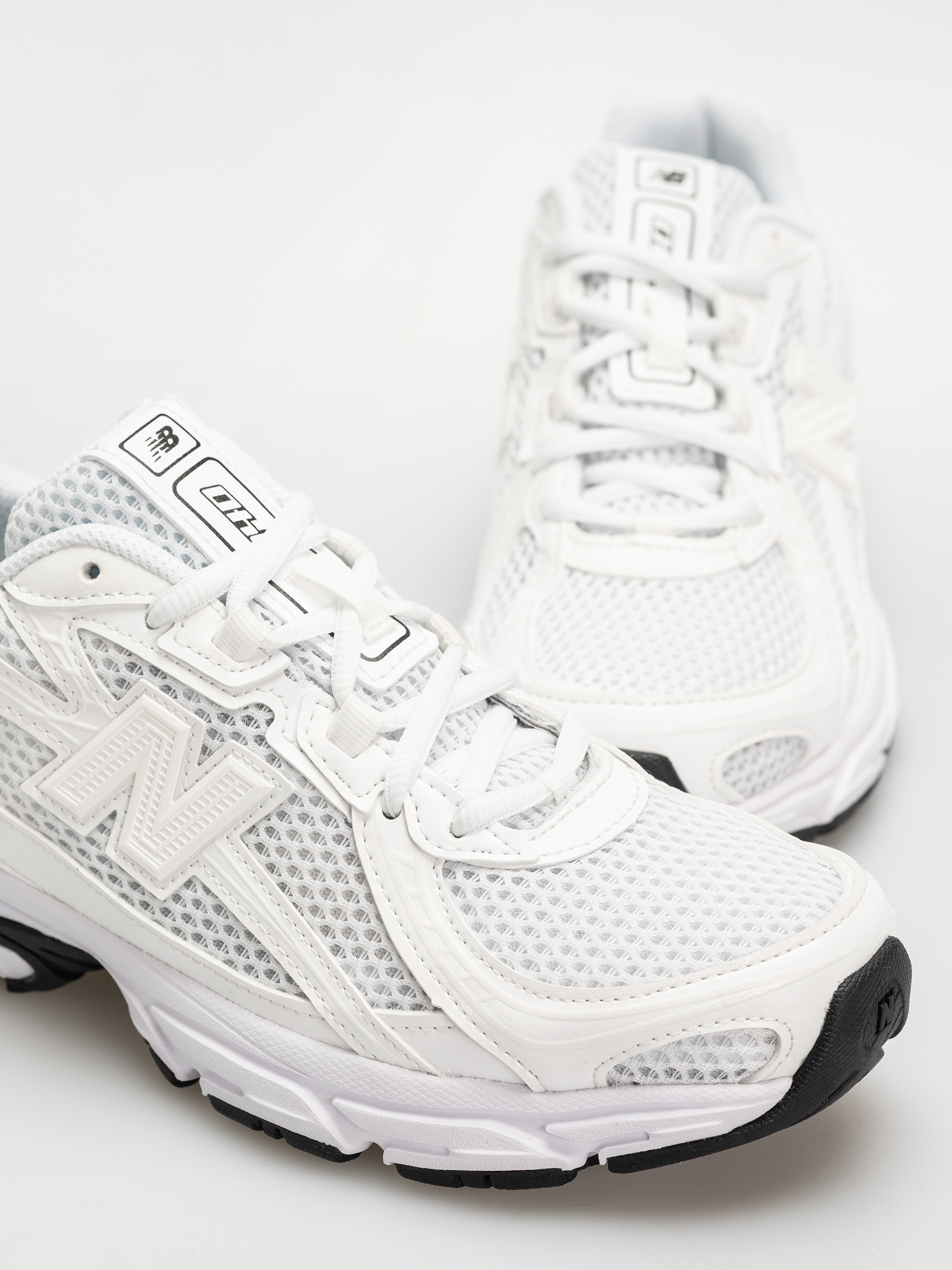 New Balance Shoes 740 (white/black ww2)