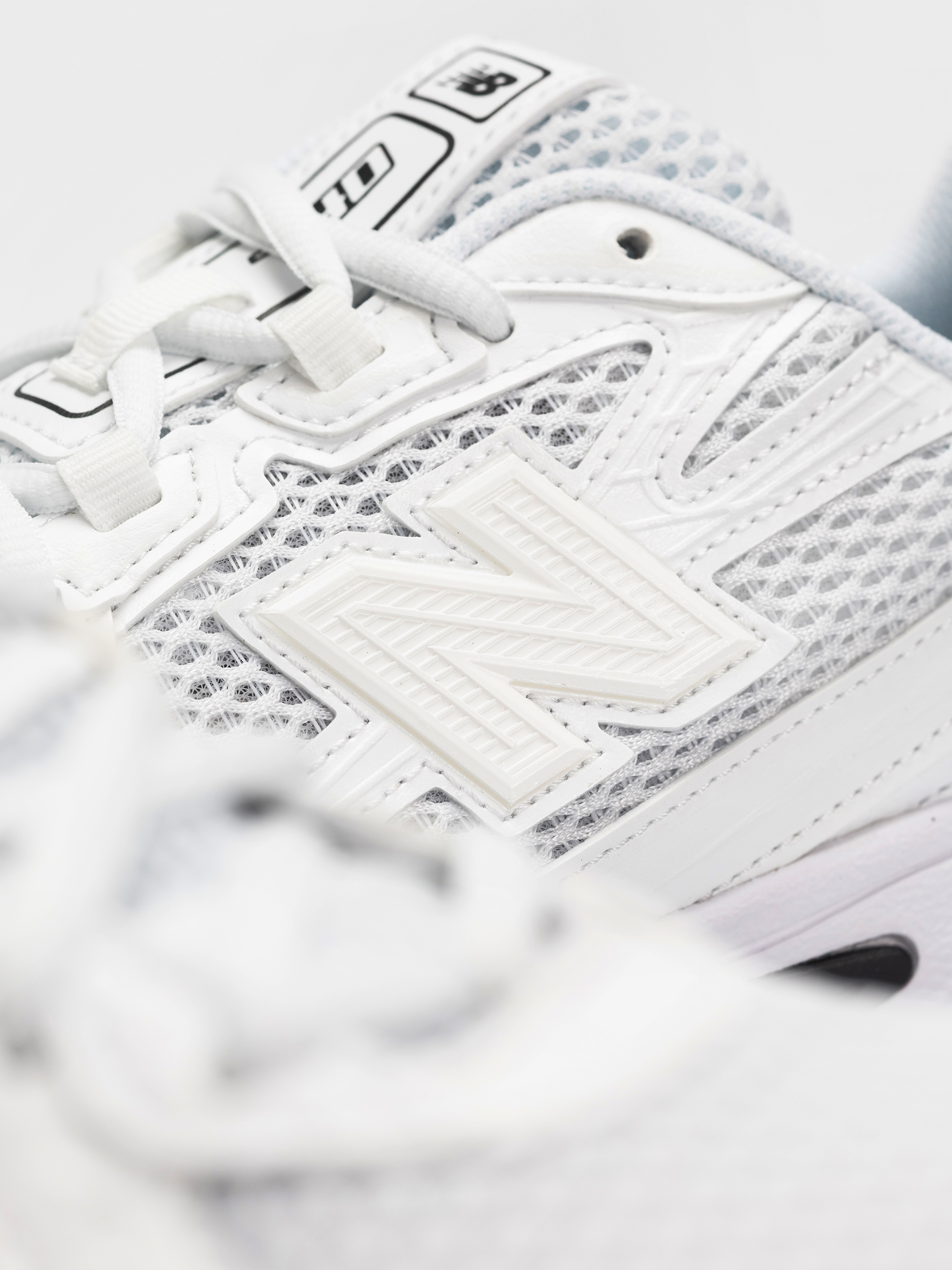 New Balance Shoes 740 (white/black ww2)