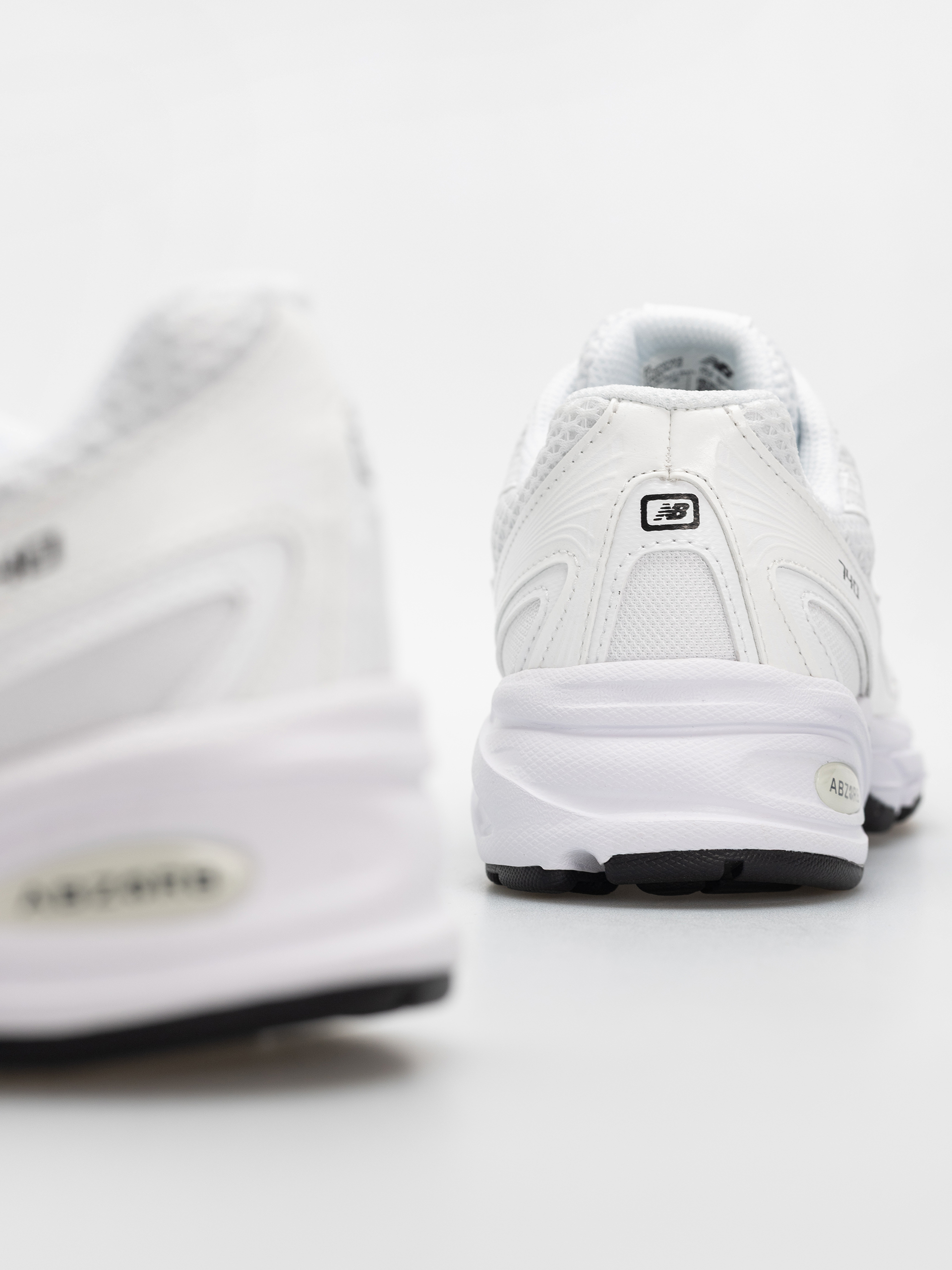 New Balance Shoes 740 (white/black ww2)