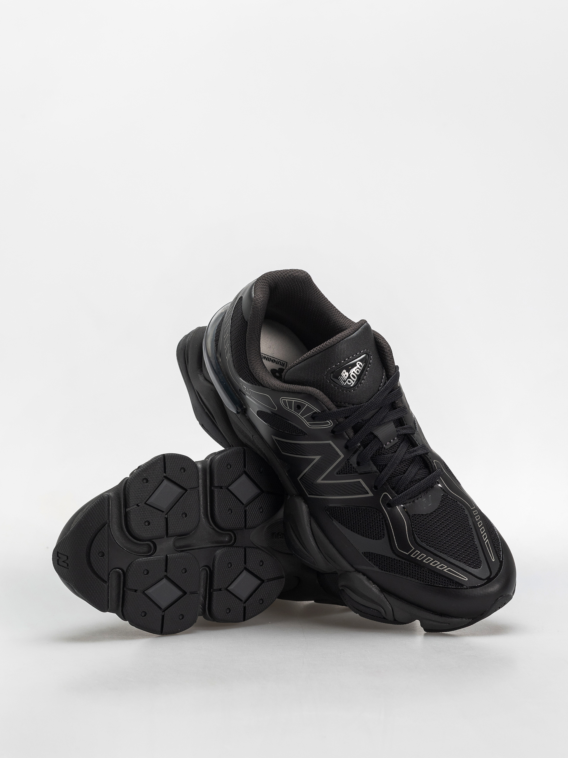 New Balance 9060 Shoes (black/faded black)