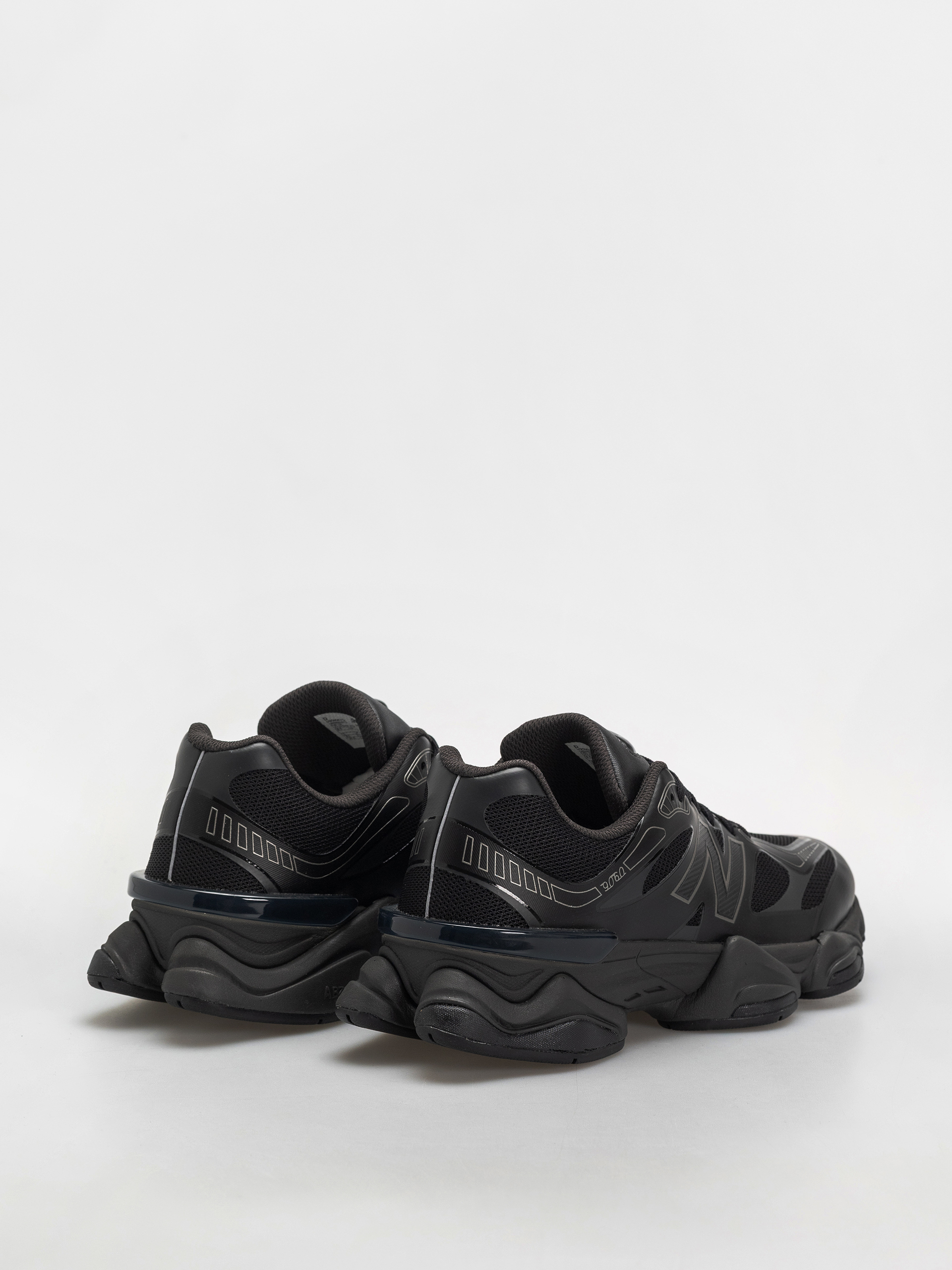 New Balance 9060 Shoes (black/faded black)