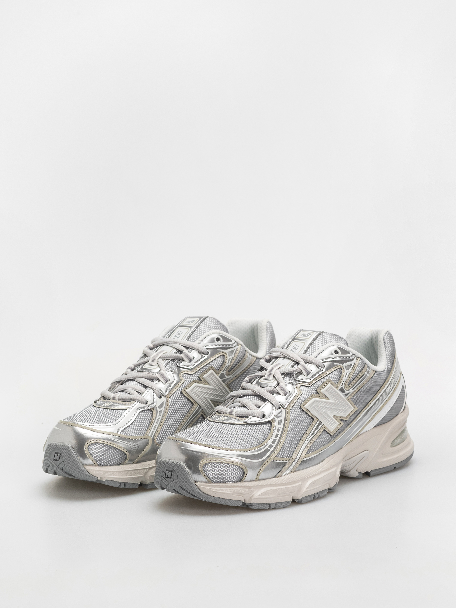 New Balance 740 Shoes (metallic silver/metallic silver)