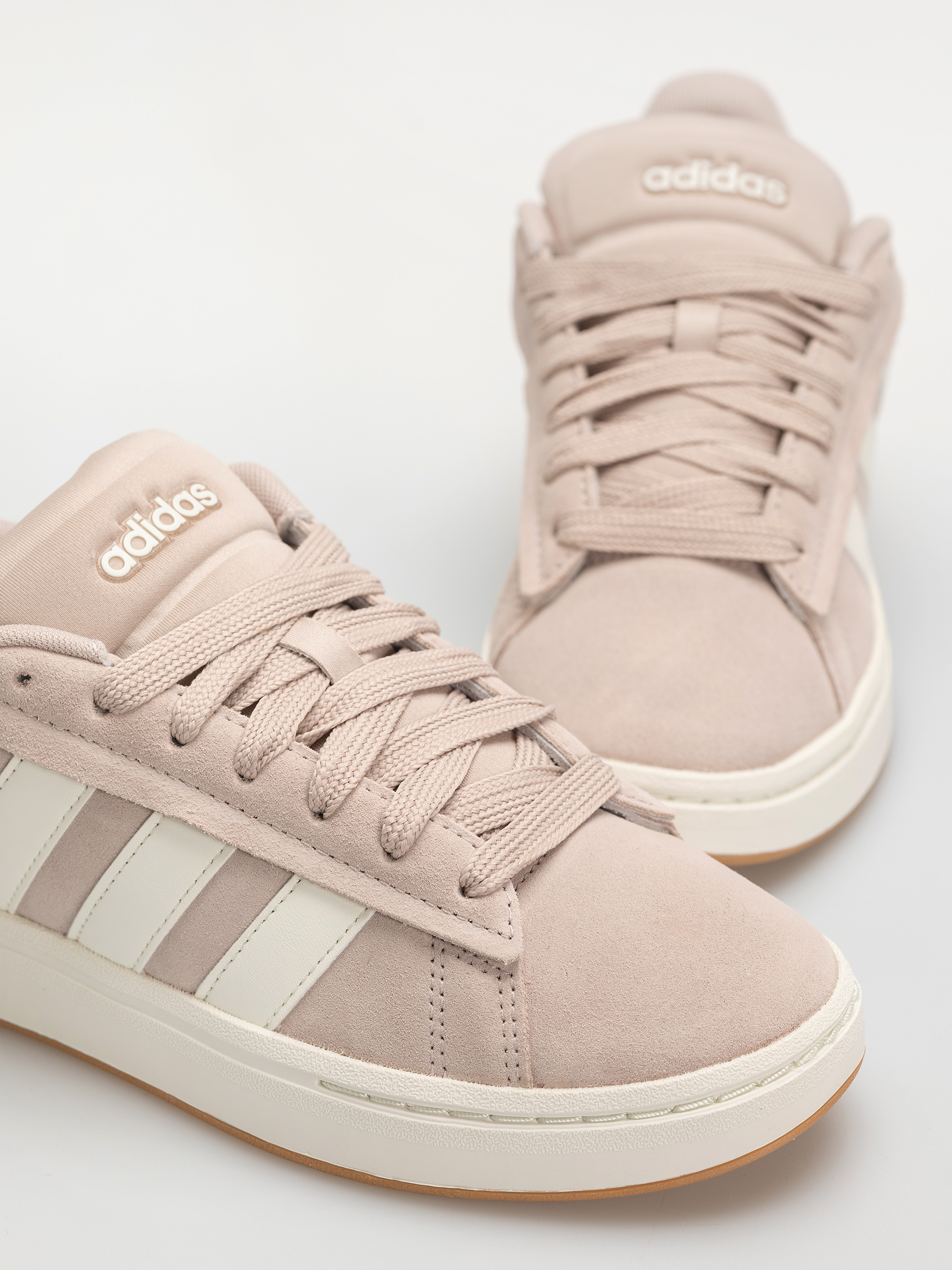 adidas Grand Court Alpha 0 Wmn Shoes (wontau/owhite/vapgre)