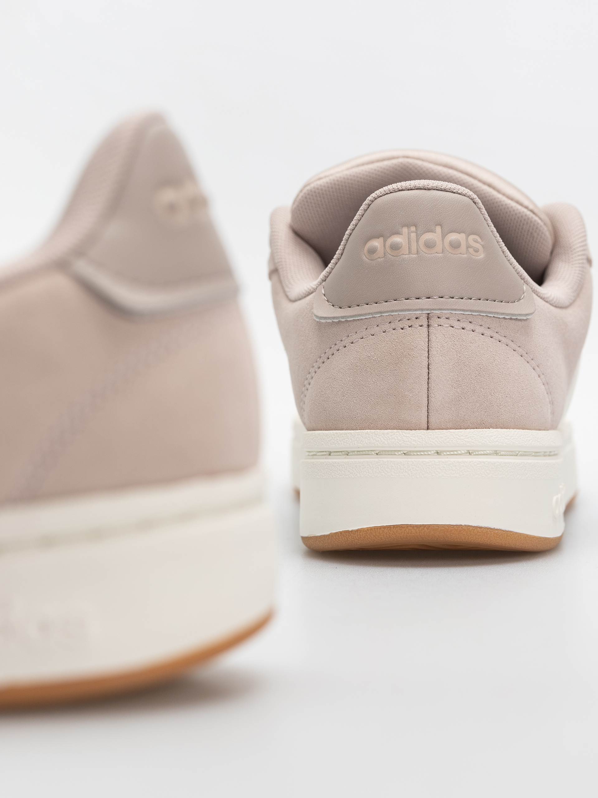 adidas Grand Court Alpha 0 Wmn Shoes (wontau/owhite/vapgre)