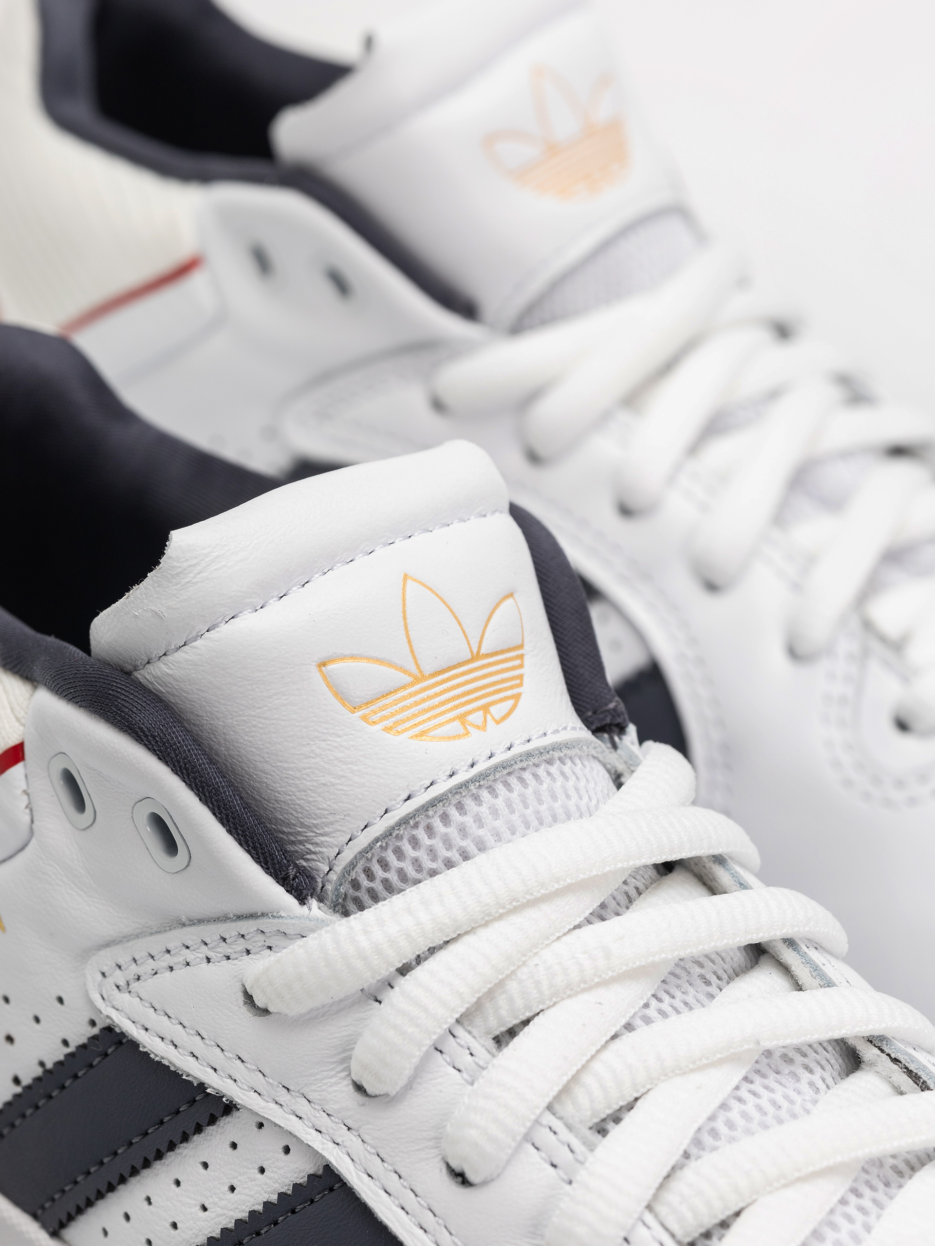 adidas Tyshawn Schuhe (ftwwht/colred)