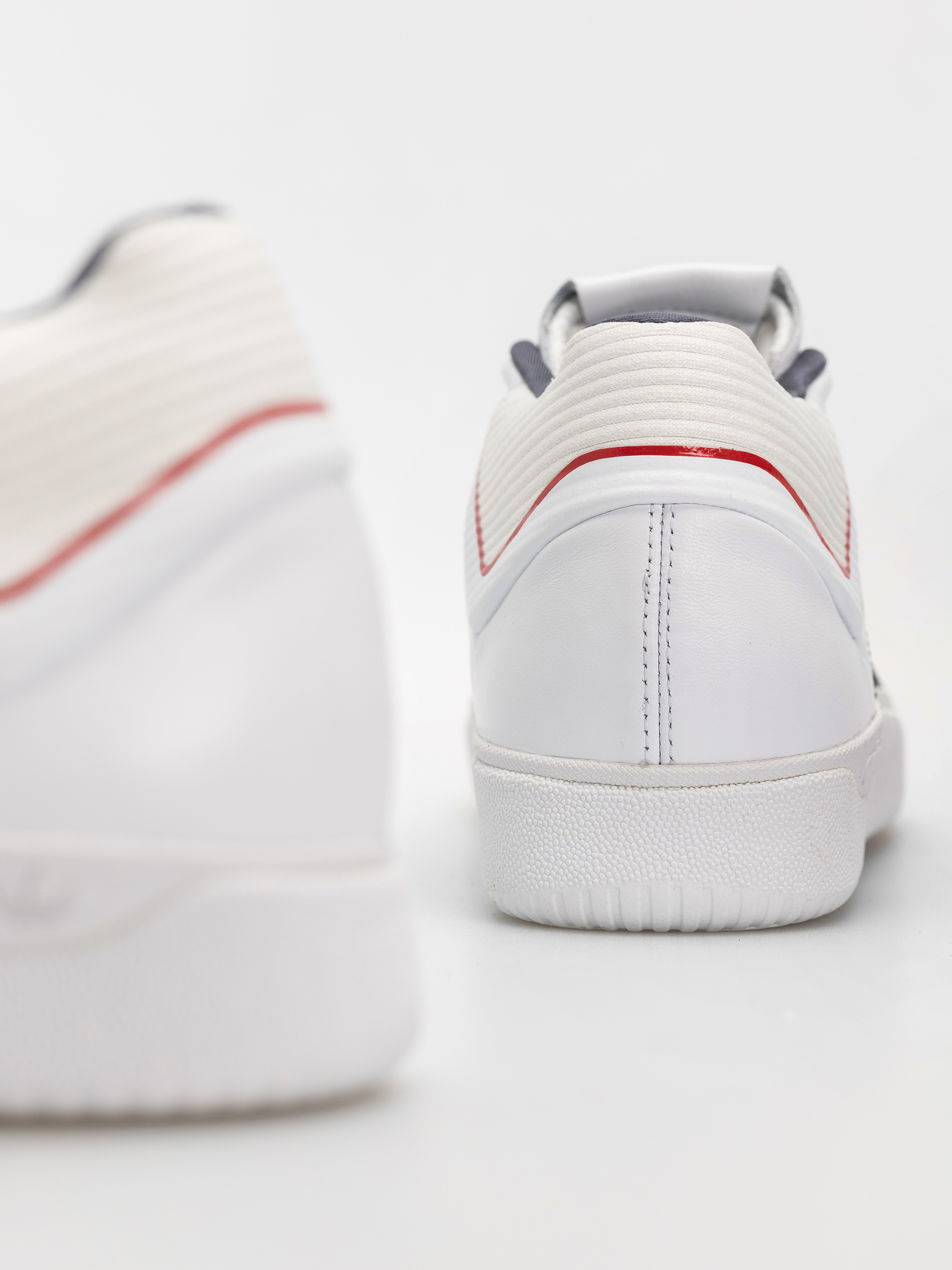 adidas Tyshawn Schuhe (ftwwht/colred)