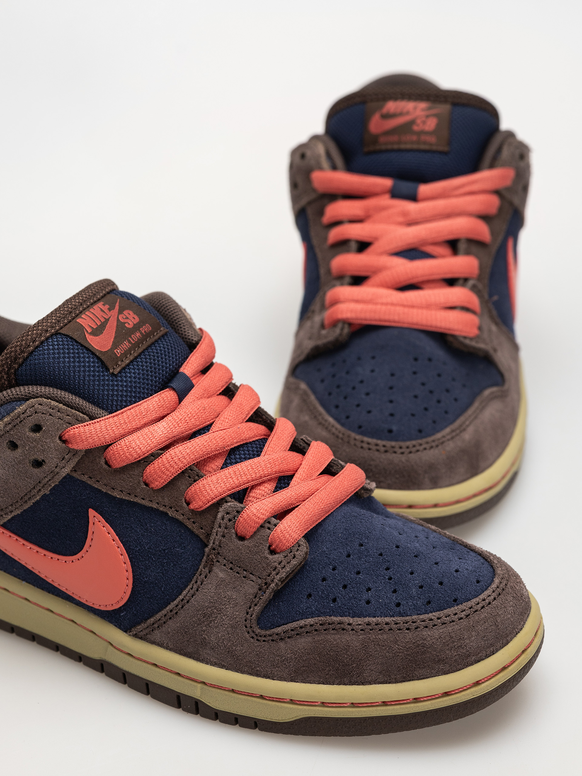 Nike SB Dunk Low Pro Schuhe (baroque brown/adobe midnight navy)