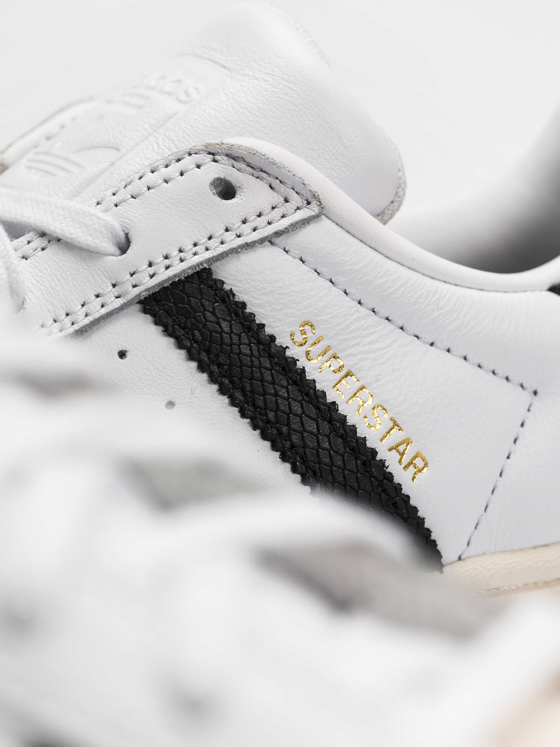 adidas Superstar Adv Shoes (ftwwht/cblack/goldmt)