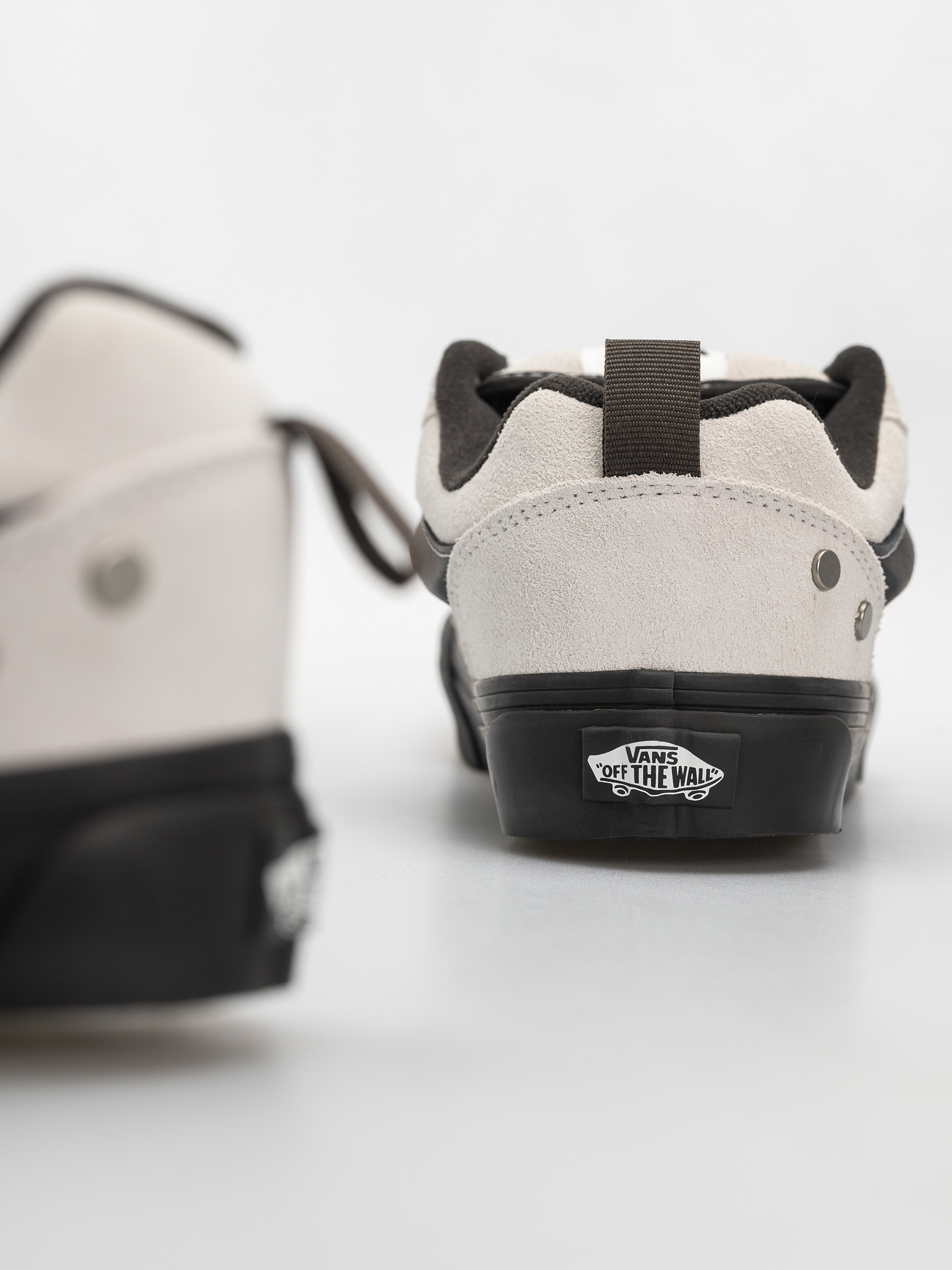 Vans Knu Skool Shoes (white)