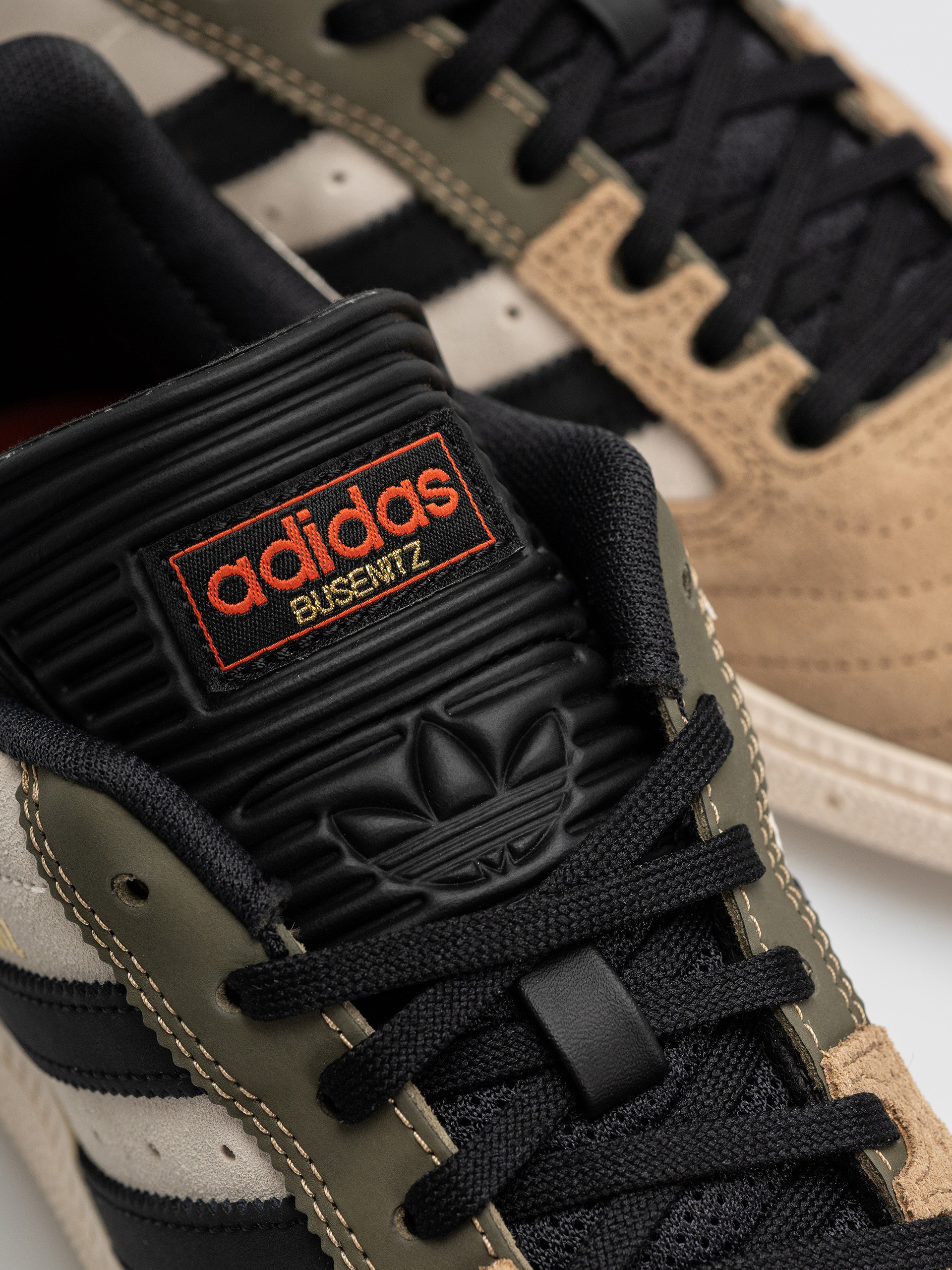 adidas Busenitz Schuhe (cardbo/cblack/olistr)