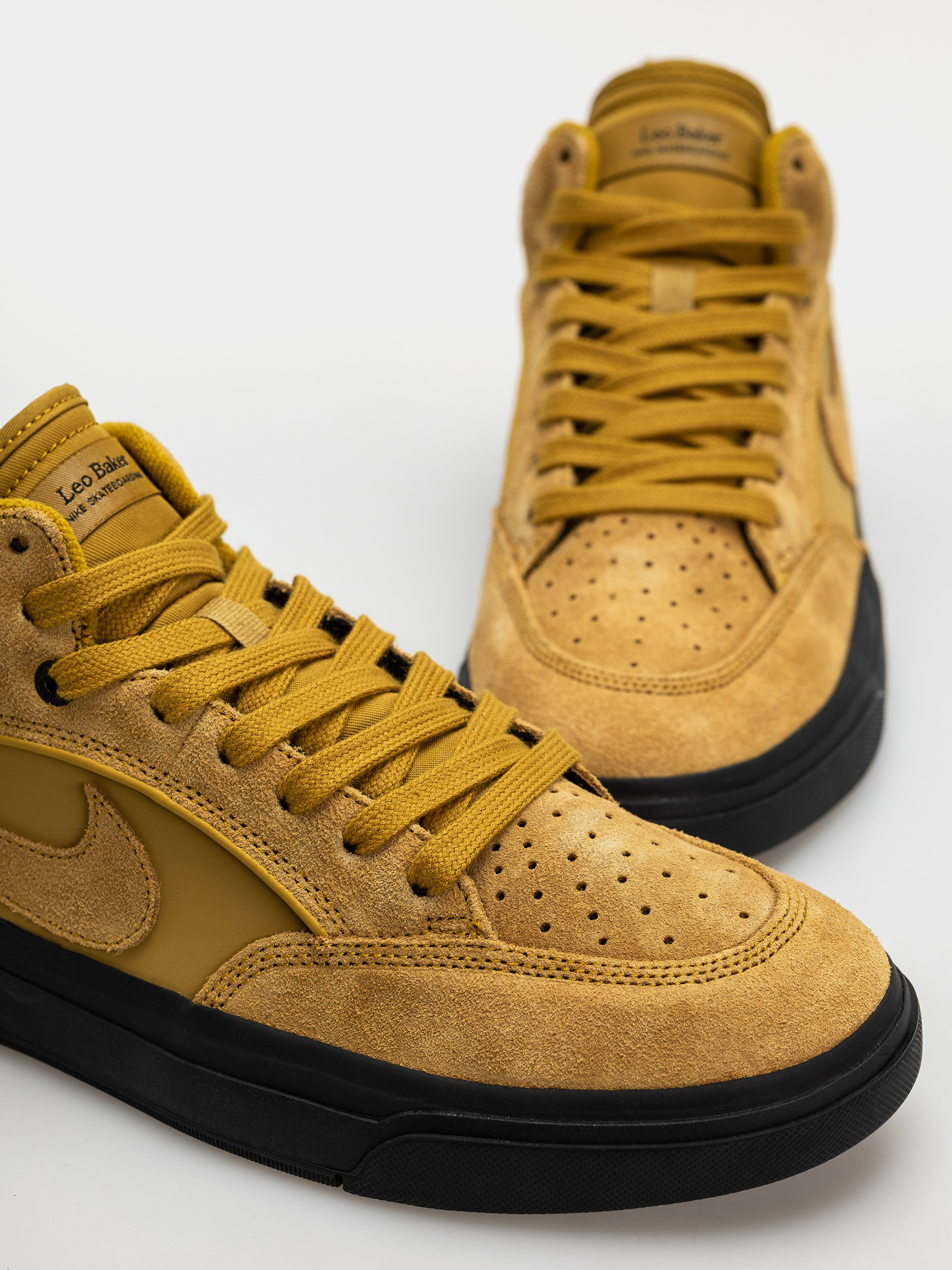 Nike SB React Leo Shoes (bronzine/bronzine black)