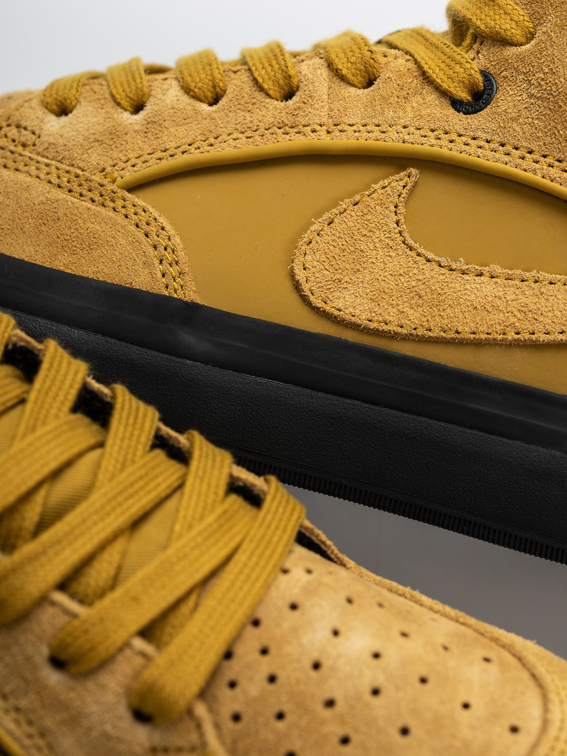 Nike SB React Leo Schuhe (bronzine/bronzine black)