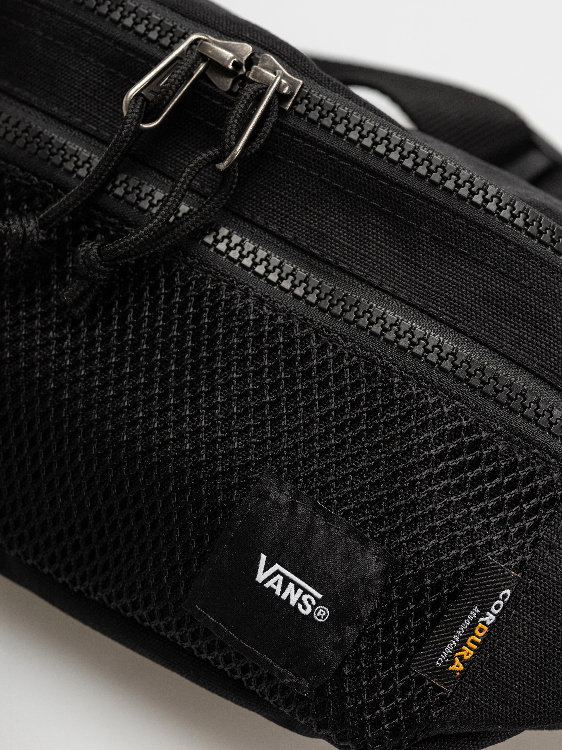イントロパック　ガーディ　ウィンディ Vans Ward Cross Body Pack Bag - black (black/black)
