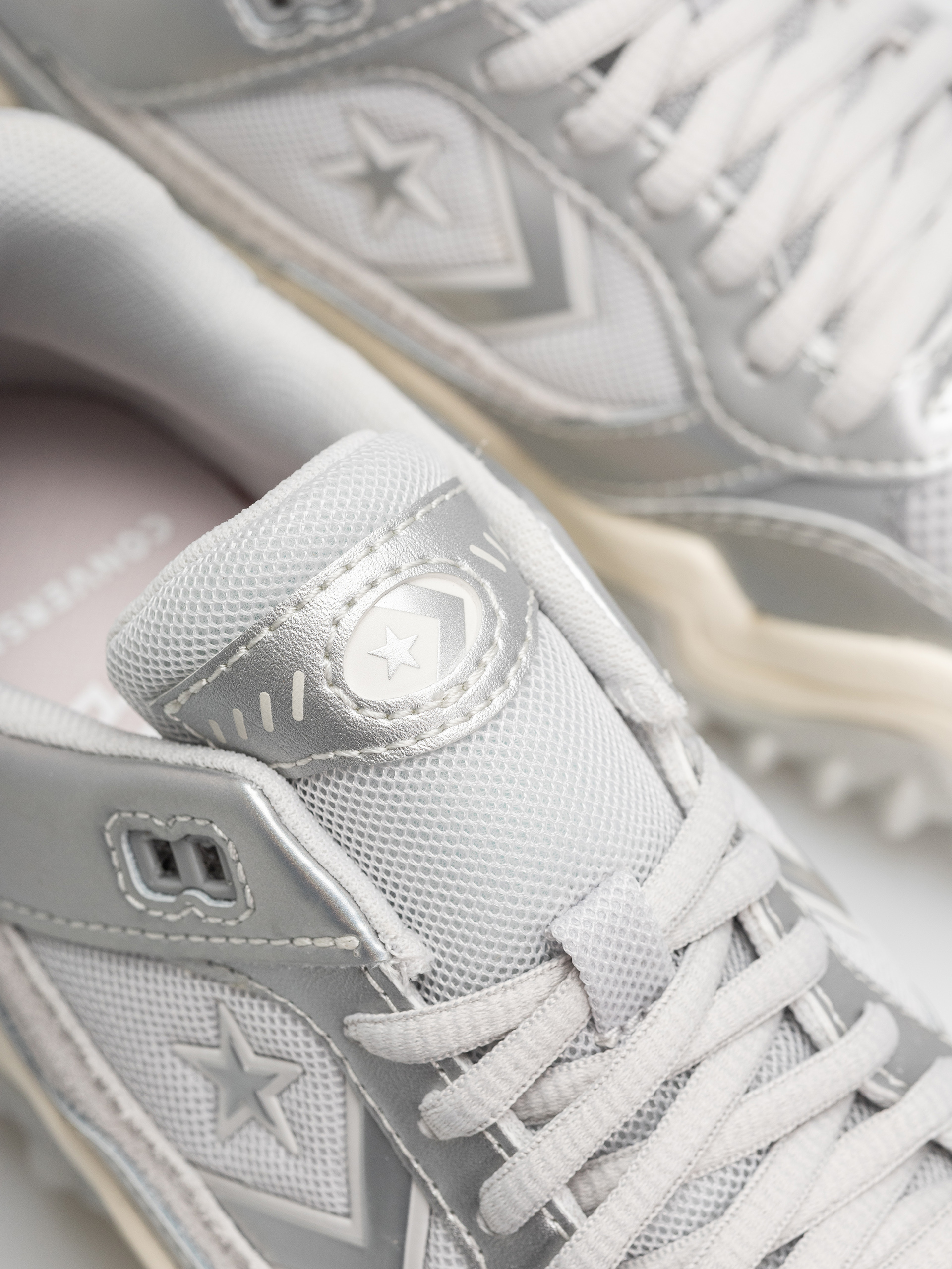 Converse Wave Motion Trainer Ox Shoes (silver)