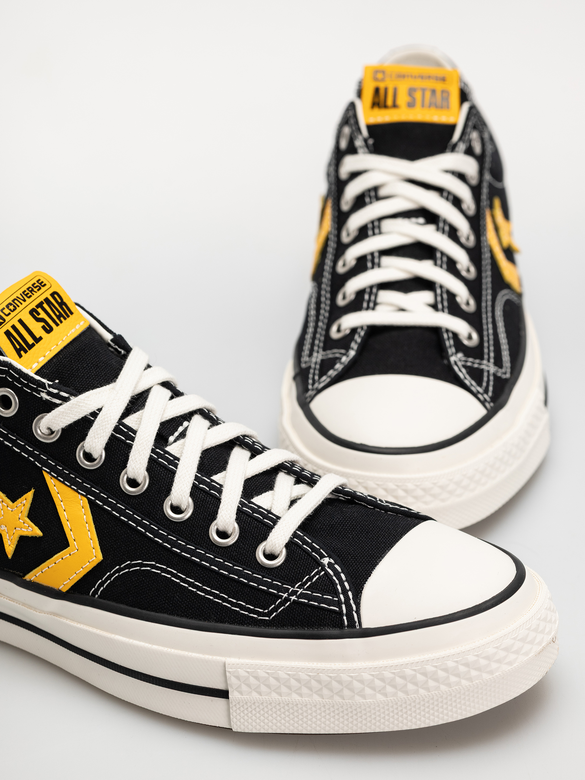 Converse Star Player 76 Ox Chucks (black/gold palm)