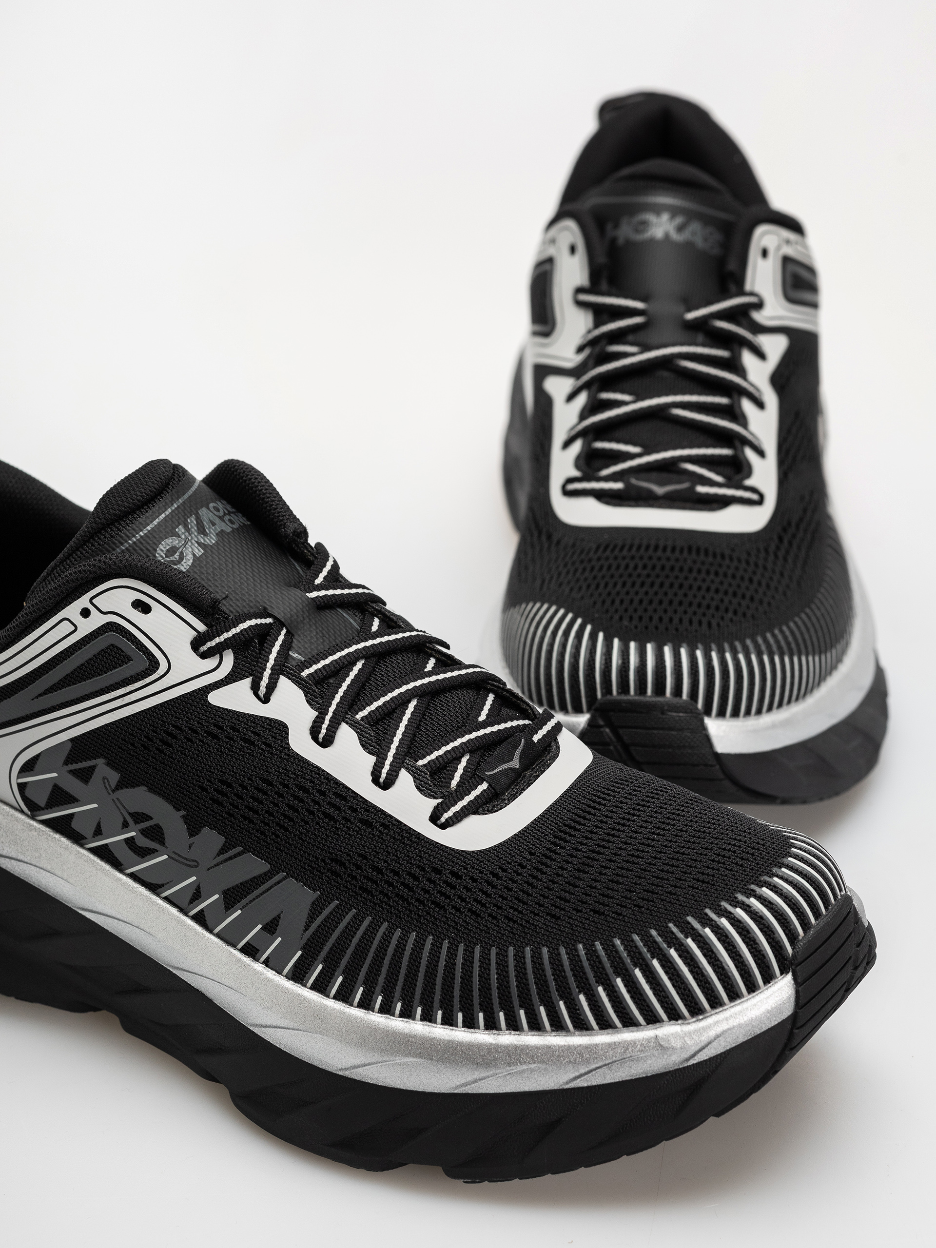 Hoka Bondi 7 Schuhe (black/stardust)