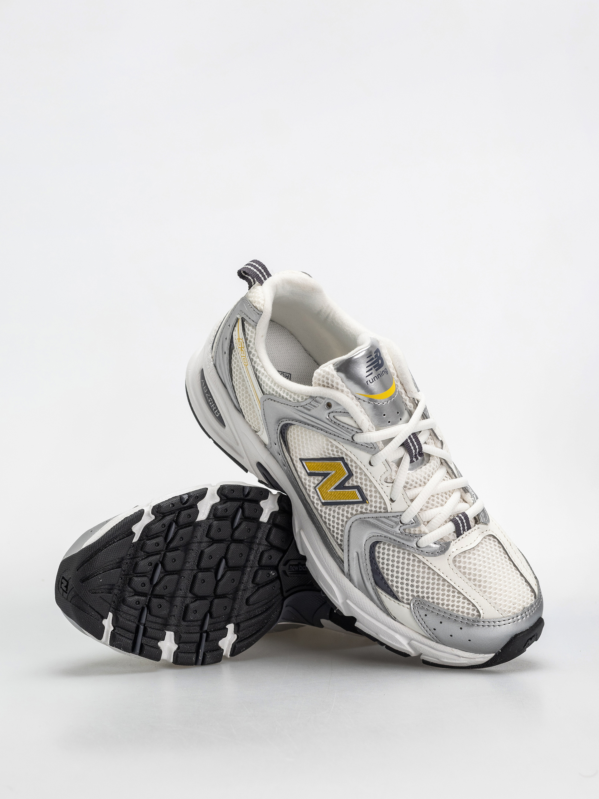 New Balance 530 Schuhe (silver metallic/sea salt/apollo gold)