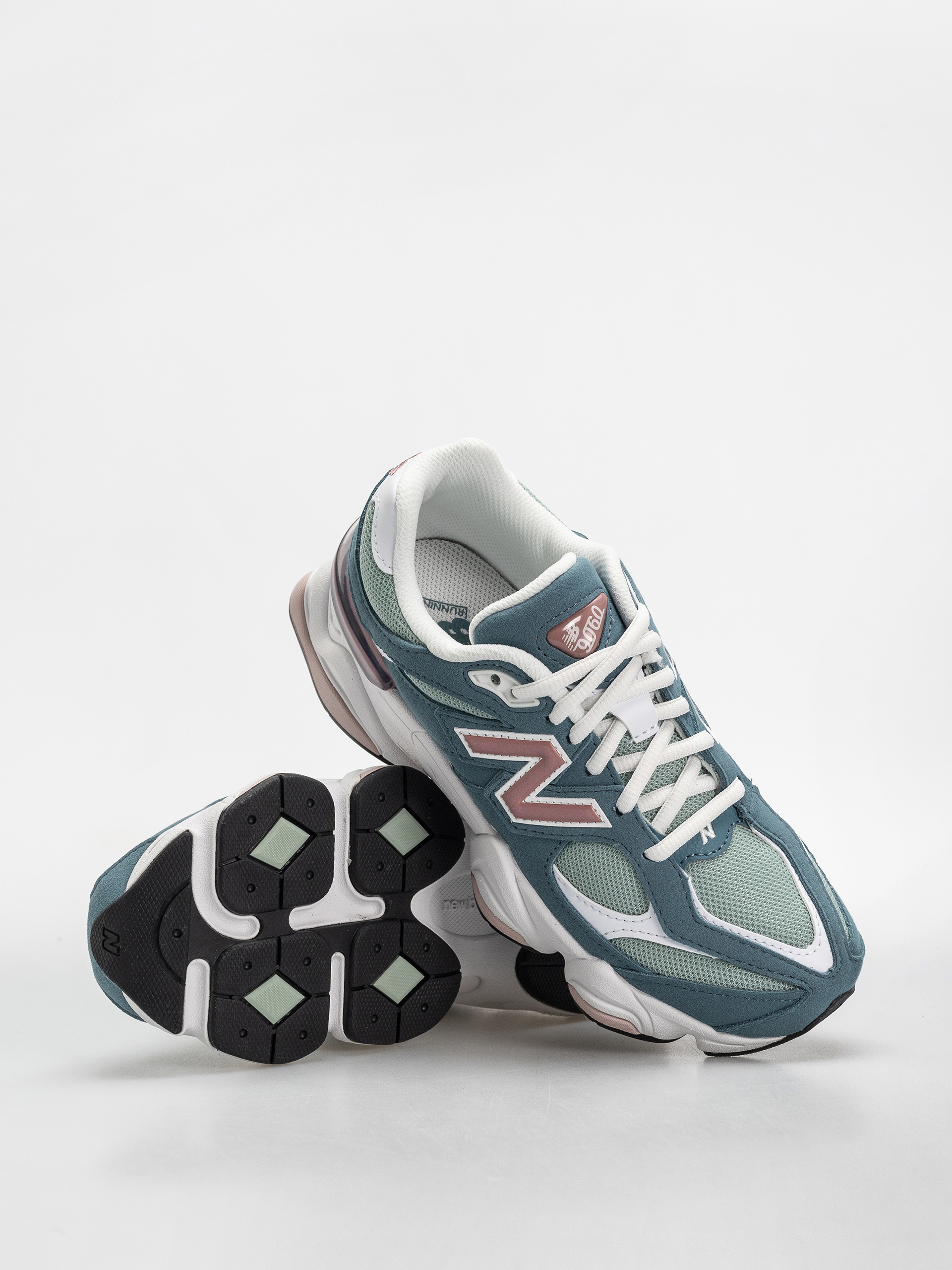New Balance 9060 JR Shoes (salt water/rosewood)