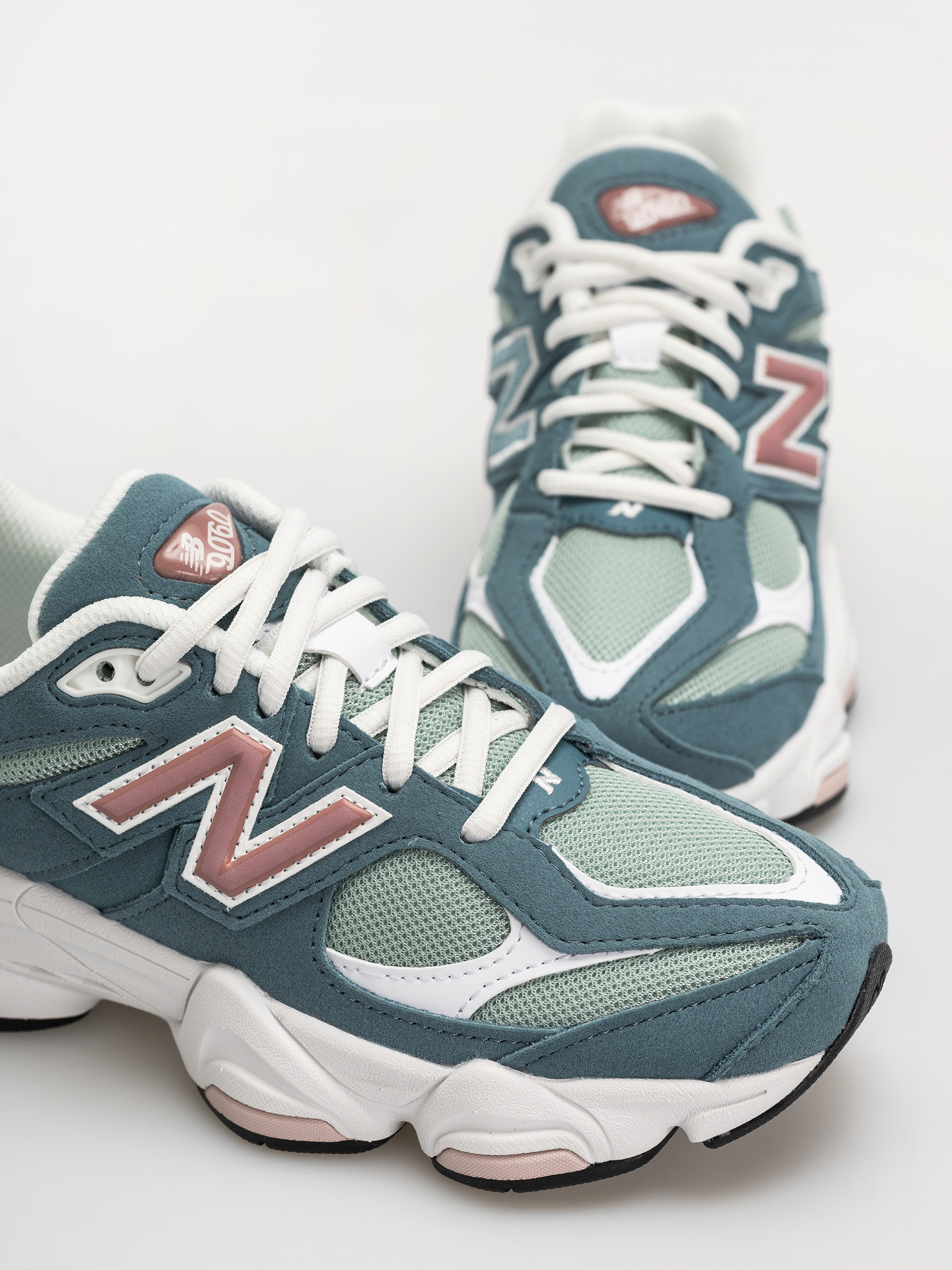New Balance 9060 JR Schuhe (salt water/rosewood)