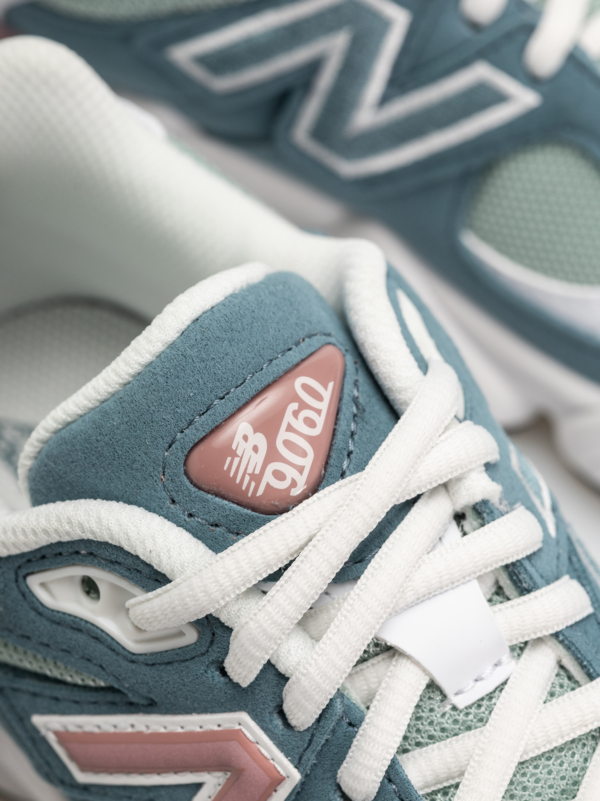 New Balance 9060 JR Schuhe (salt water/rosewood)