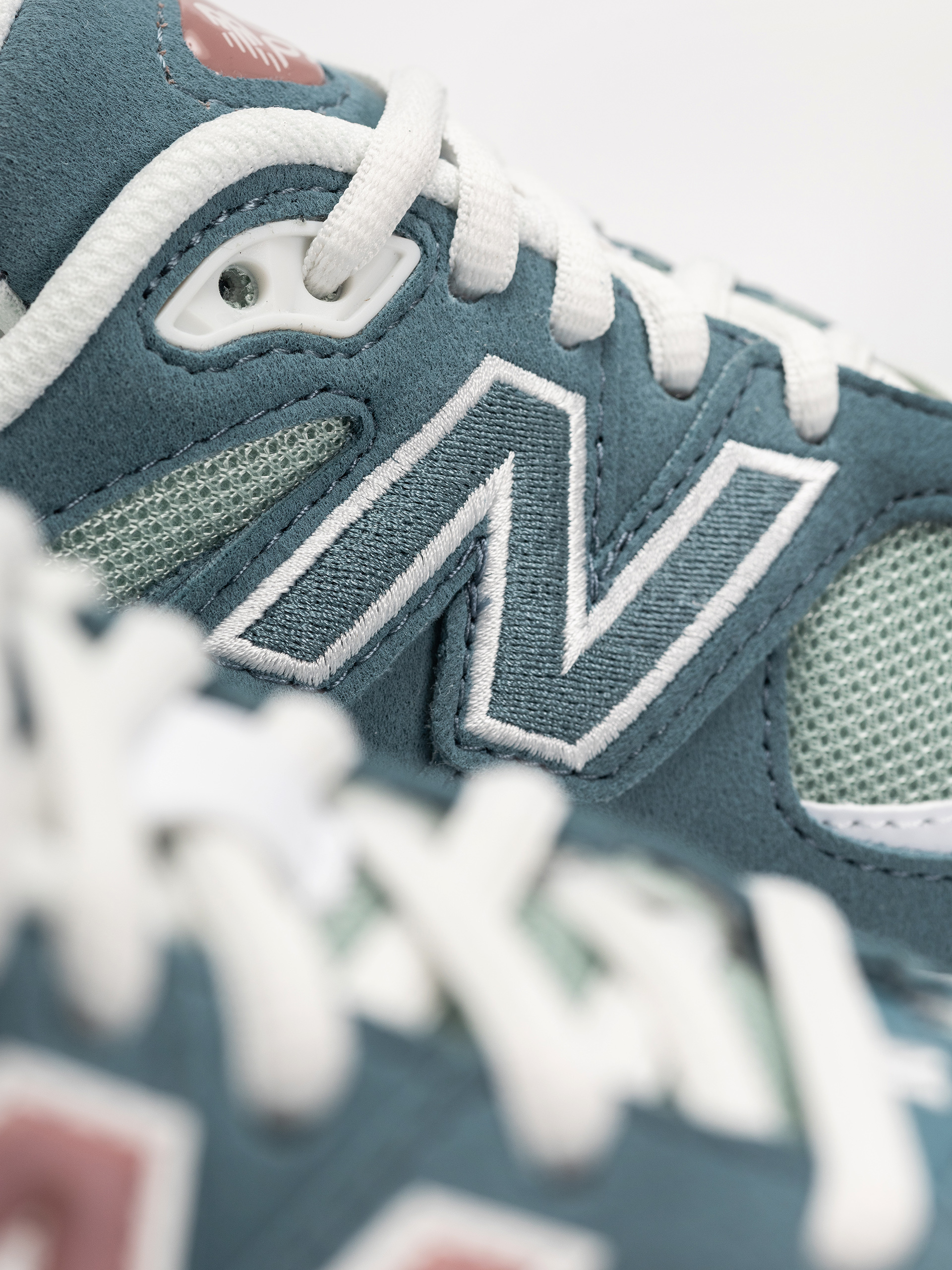 New Balance 9060 JR Schuhe (salt water/rosewood)