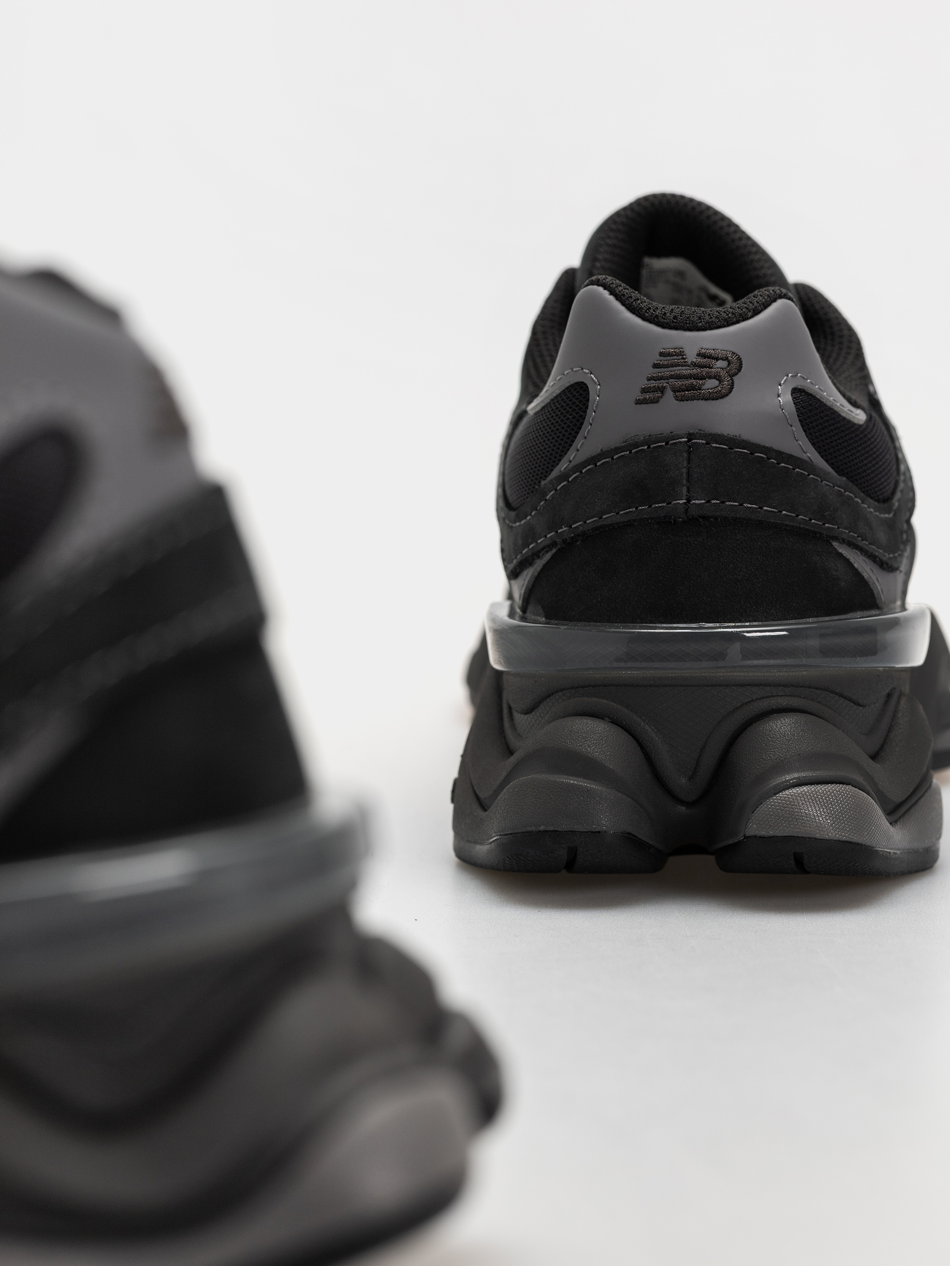 New Balance 9060 Shoes (black/castlerock)