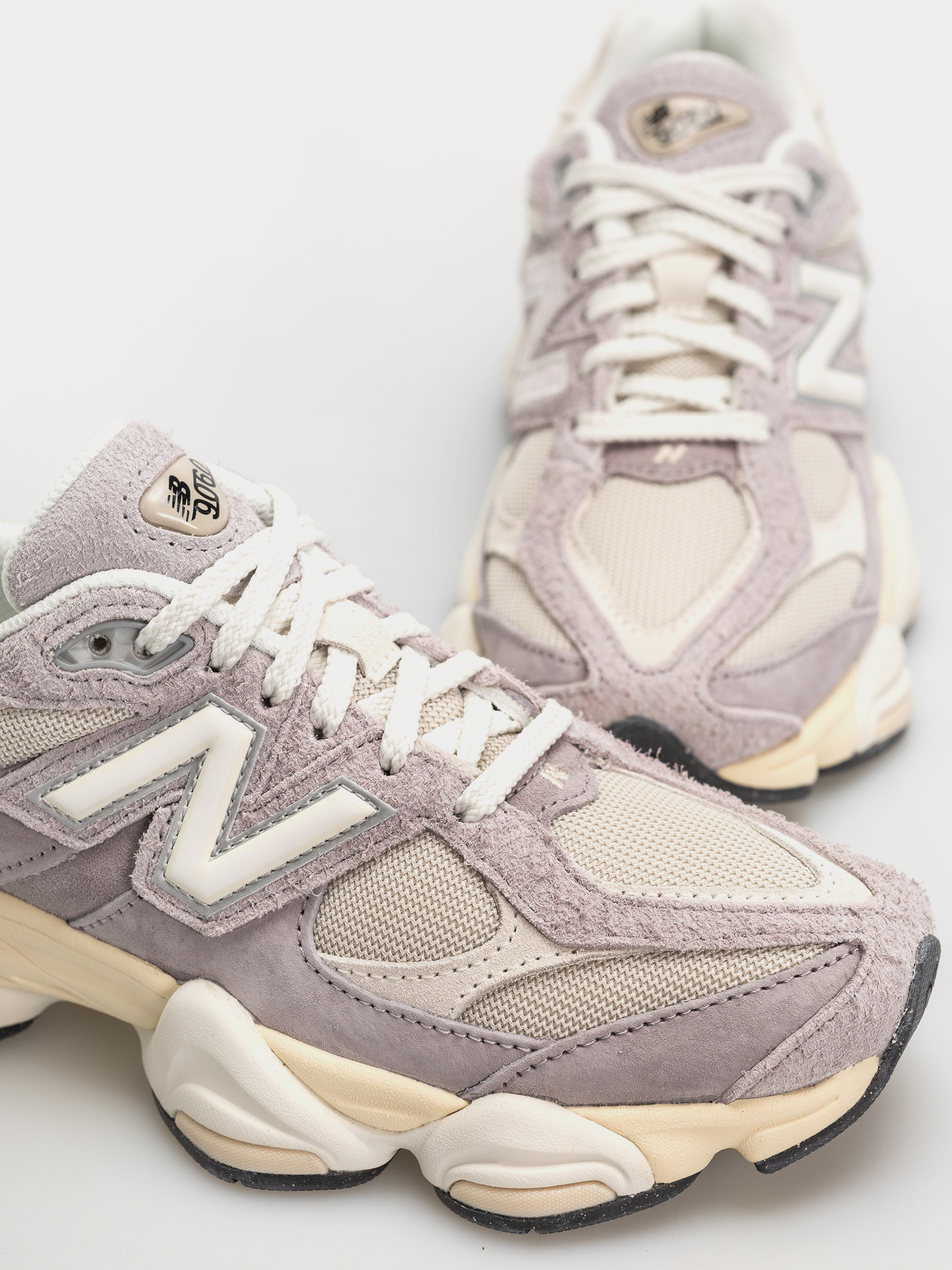 New Balance 9060 Schuhe (truffle salt/timberwolf)