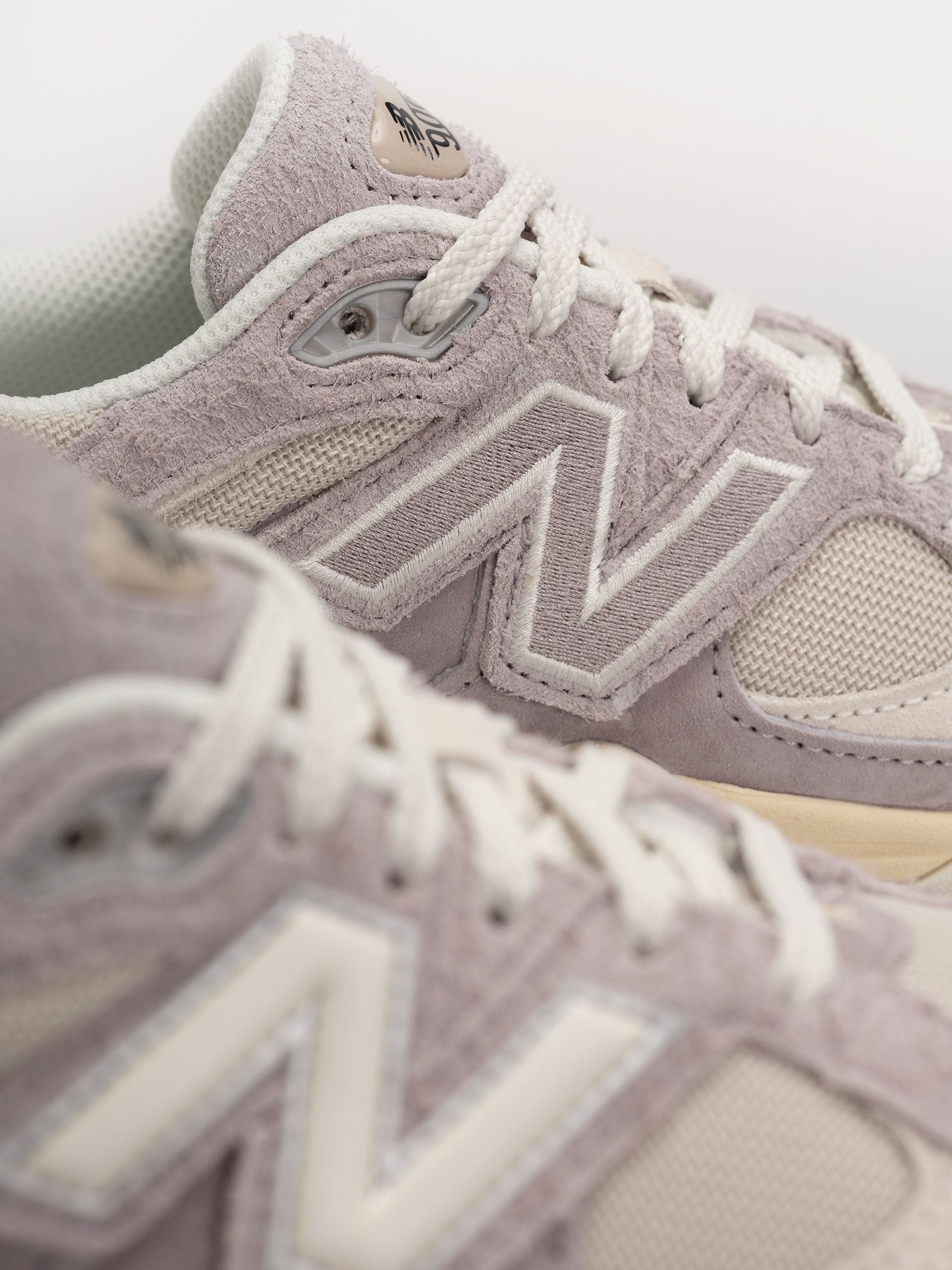 New Balance 9060 Shoes (truffle salt/timberwolf)