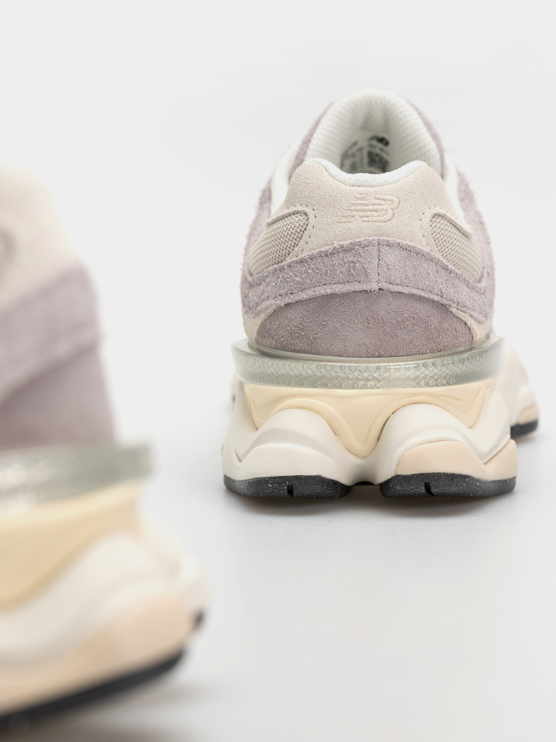 New Balance 9060 Shoes (truffle salt/timberwolf)