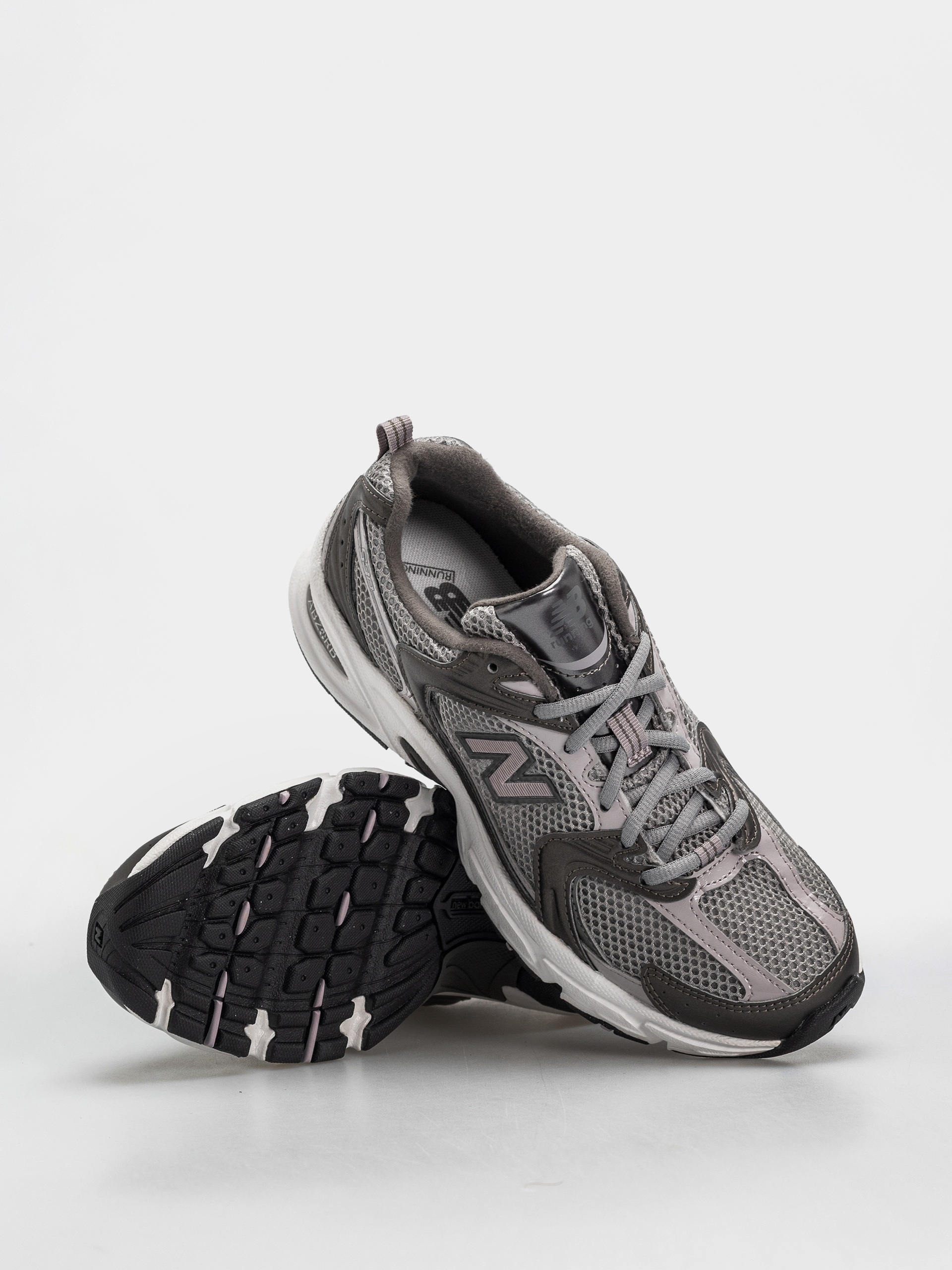 New Balance 530 Shoes (black metallic/truffle salt)