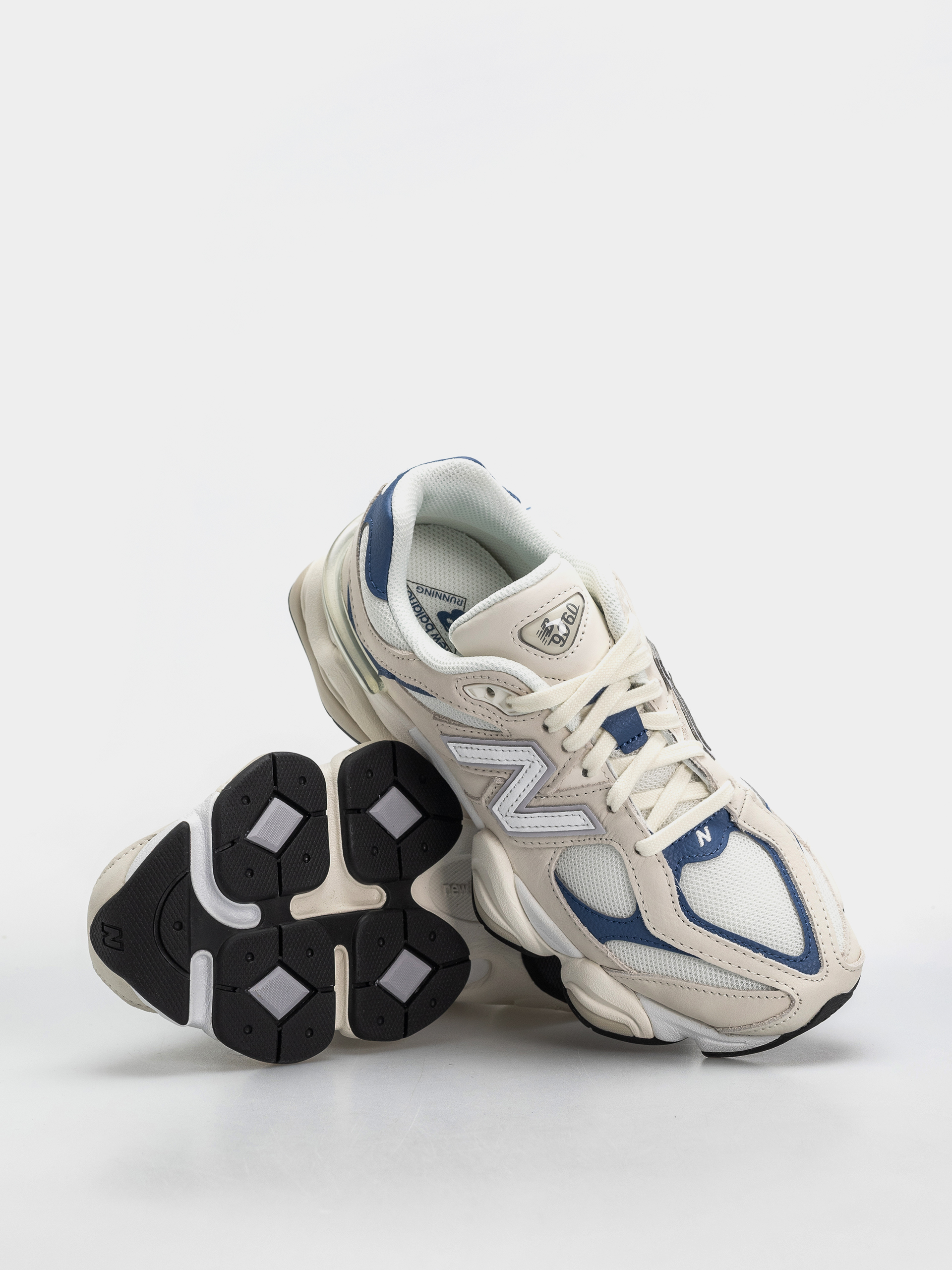 New Balance 9060 Shoes - beige (sea salt/magic blue)