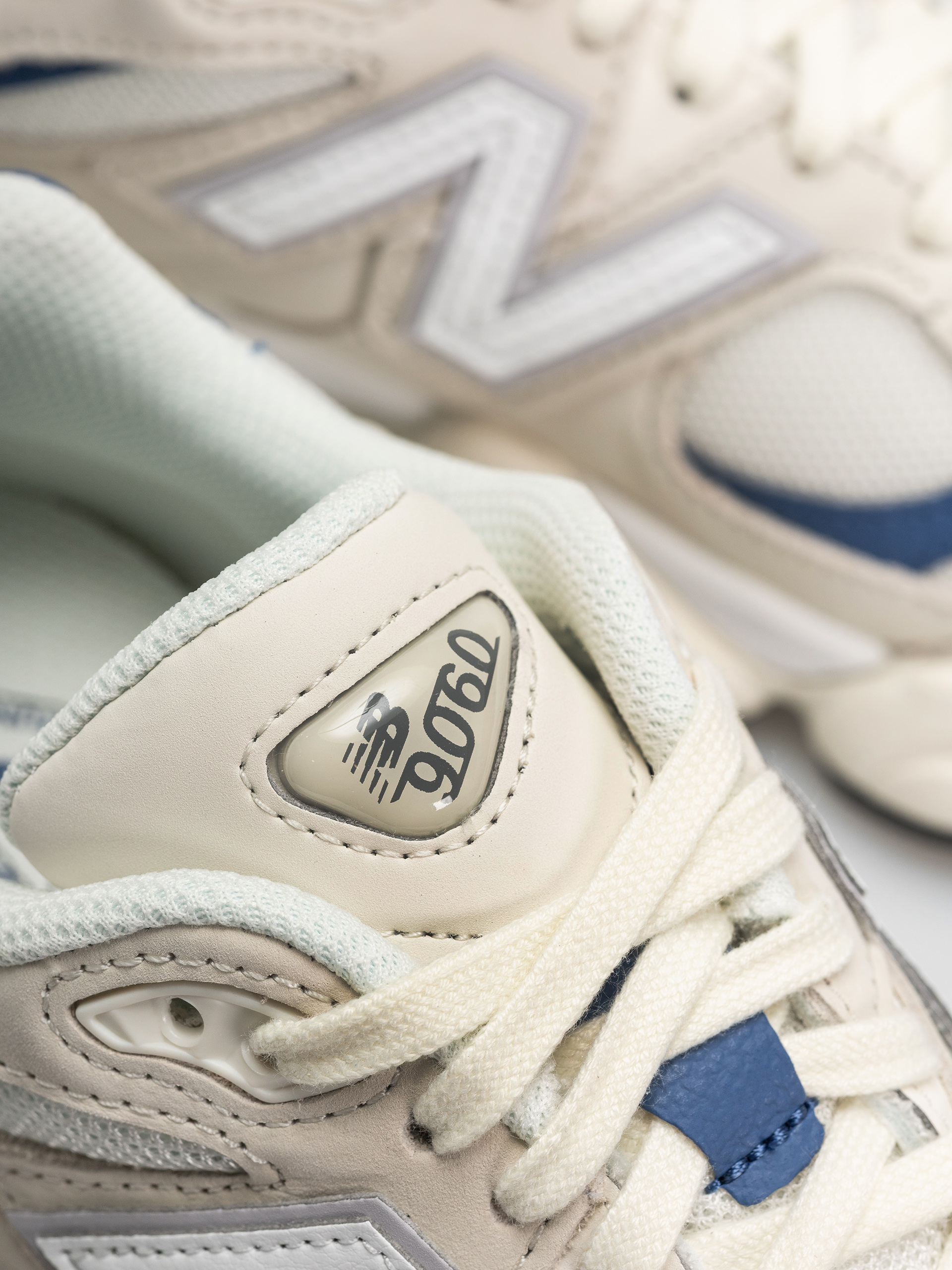 New Balance 9060 Shoes (sea salt/magic blue)