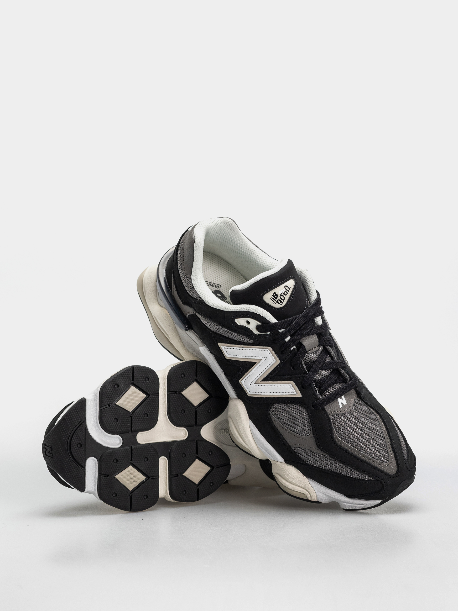 New Balance 9060 Shoes (black/tornado)