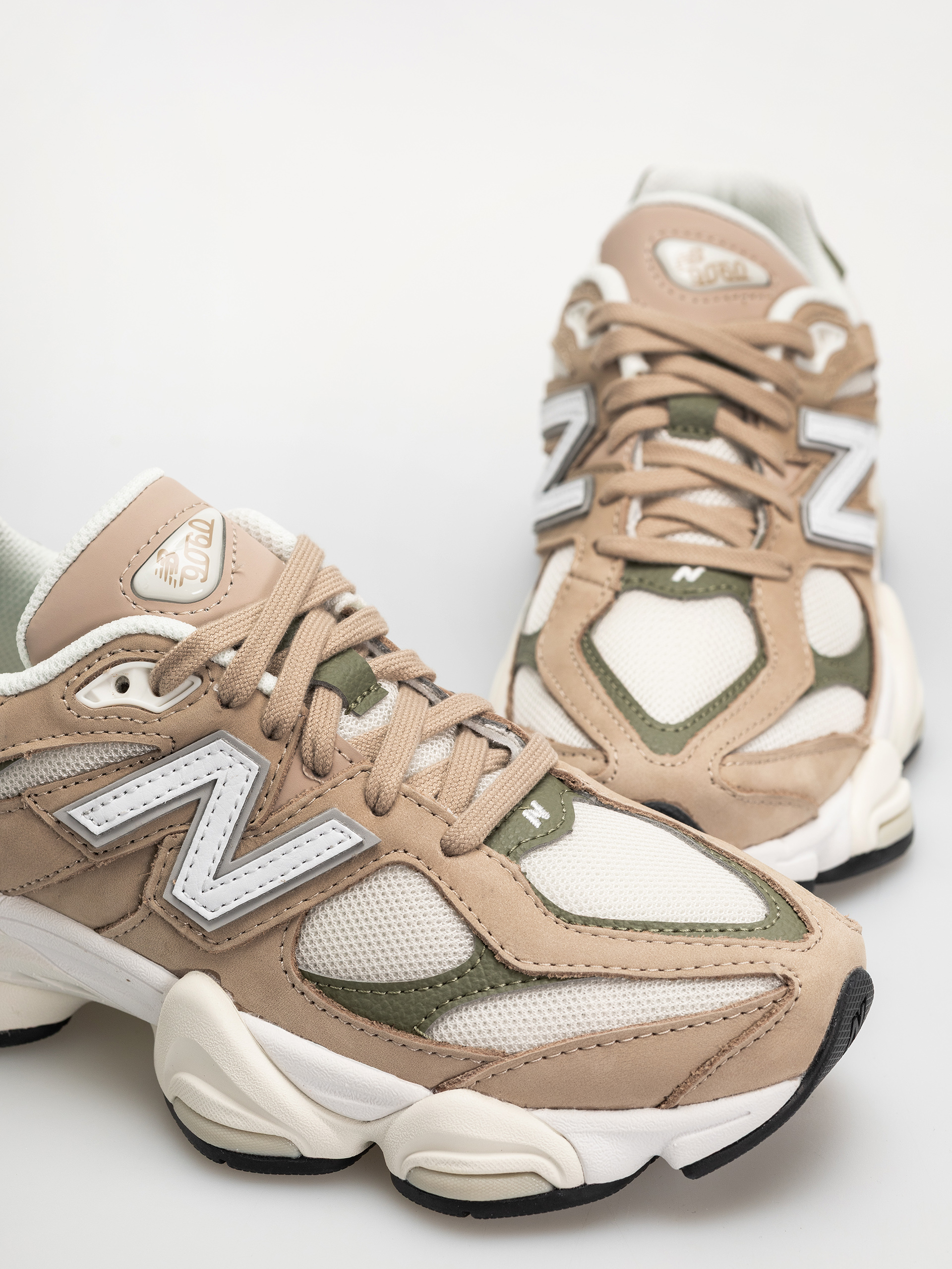 New Balance 9060 Schuhe (mindful grey/dark olivine)