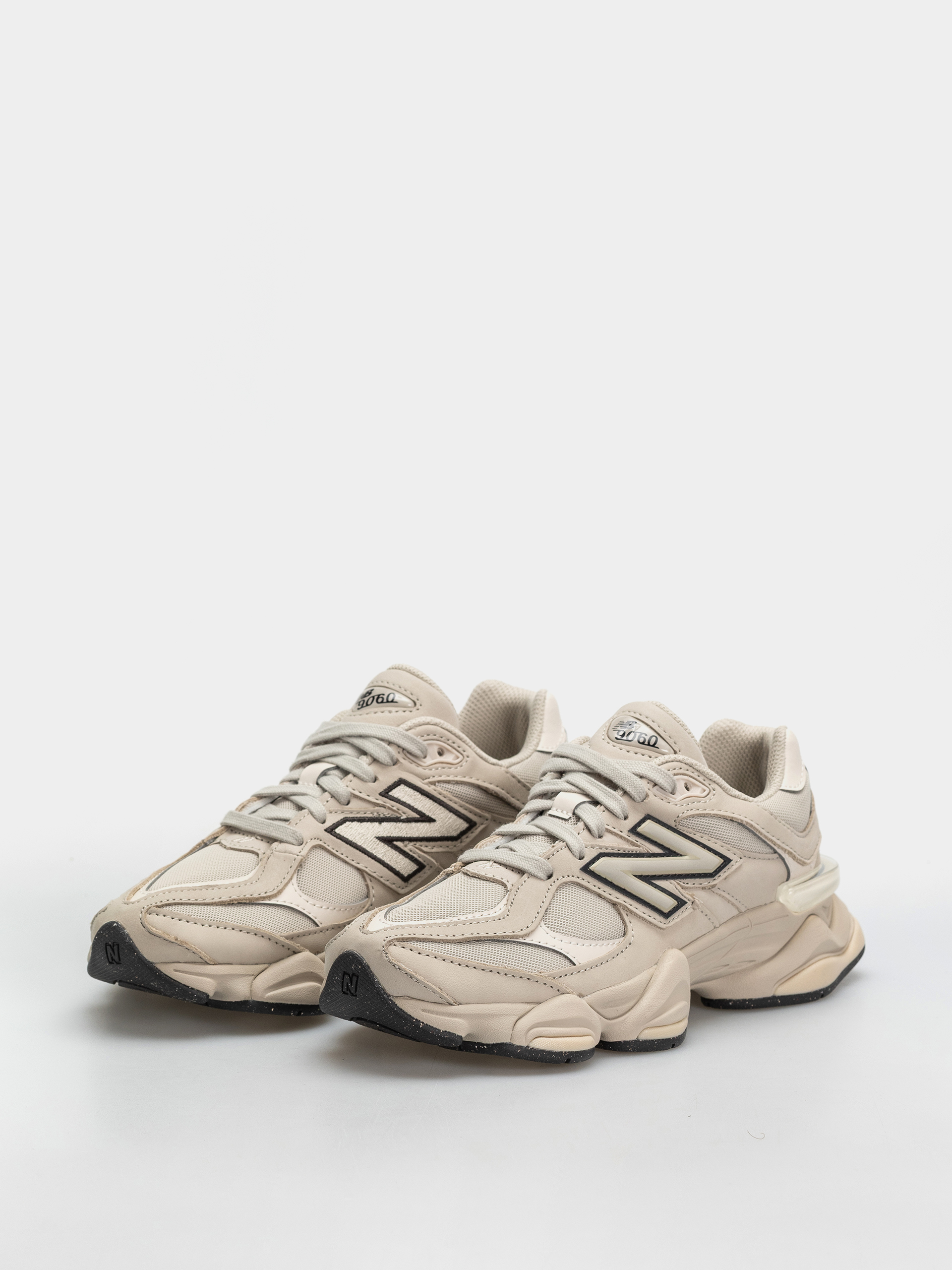 New Balance 9060 Shoes (shipyard/linen)