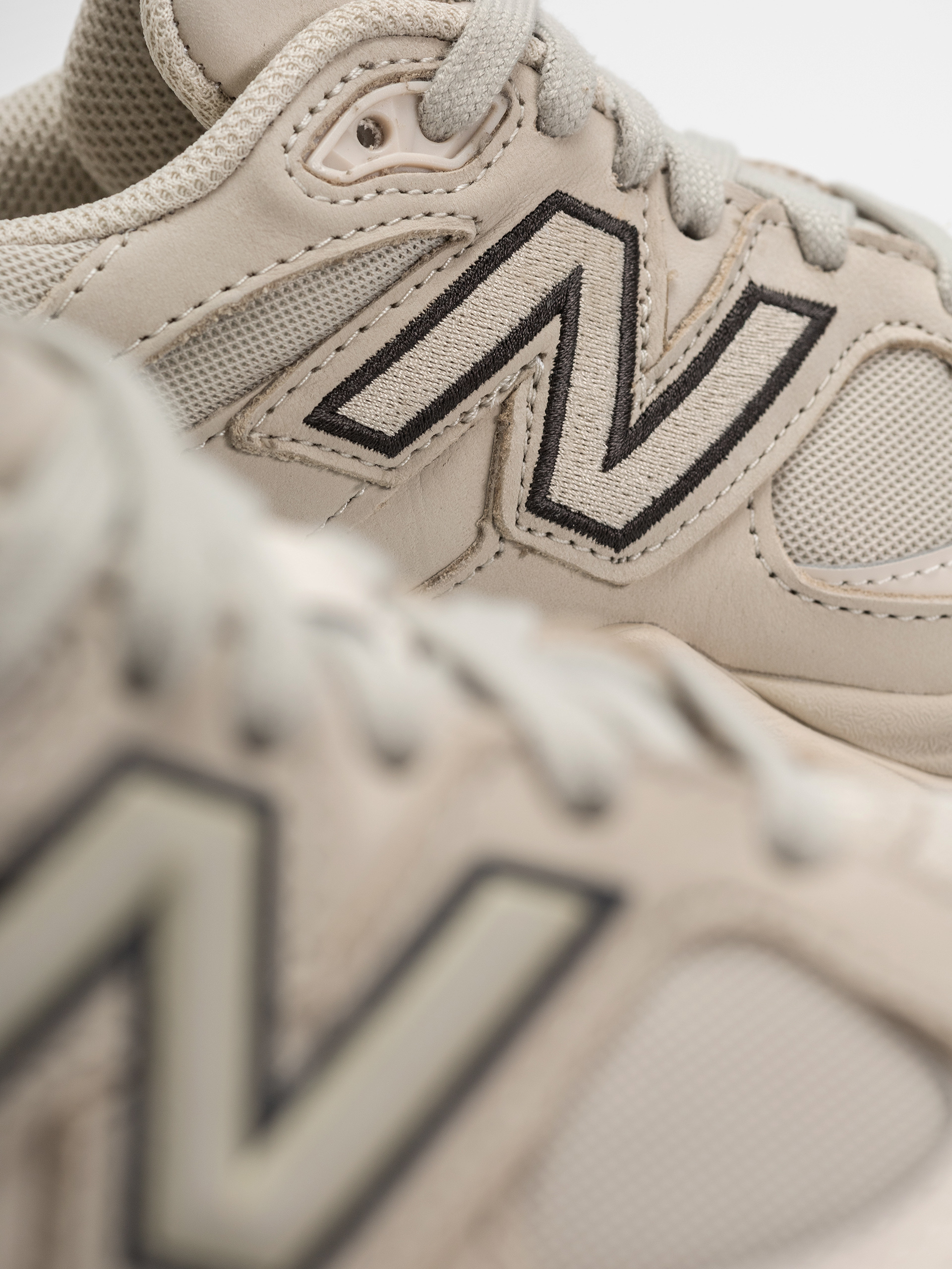 New Balance 9060 Shoes (shipyard/linen)