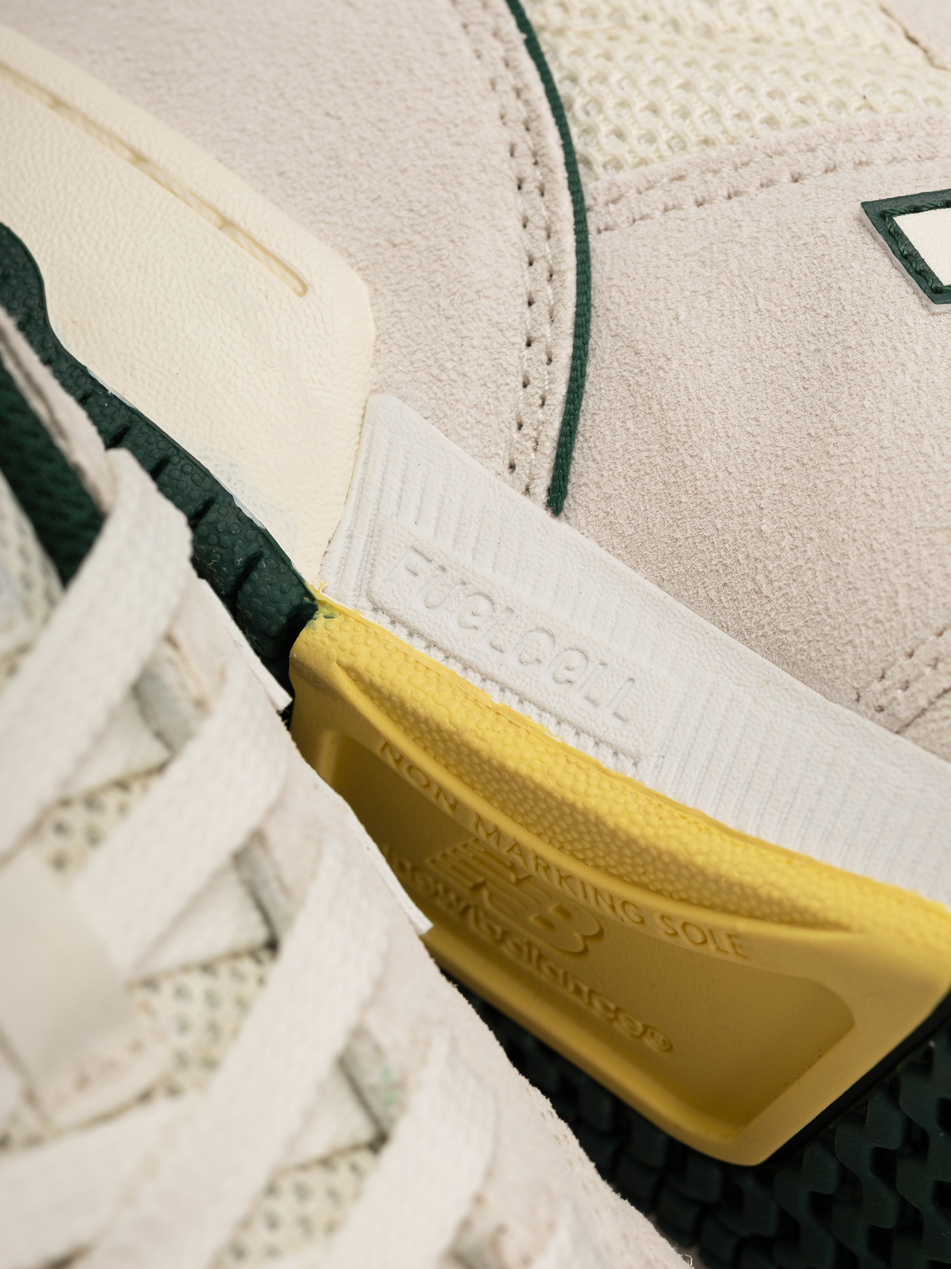 New Balance 600 Shoes (103 white/green)