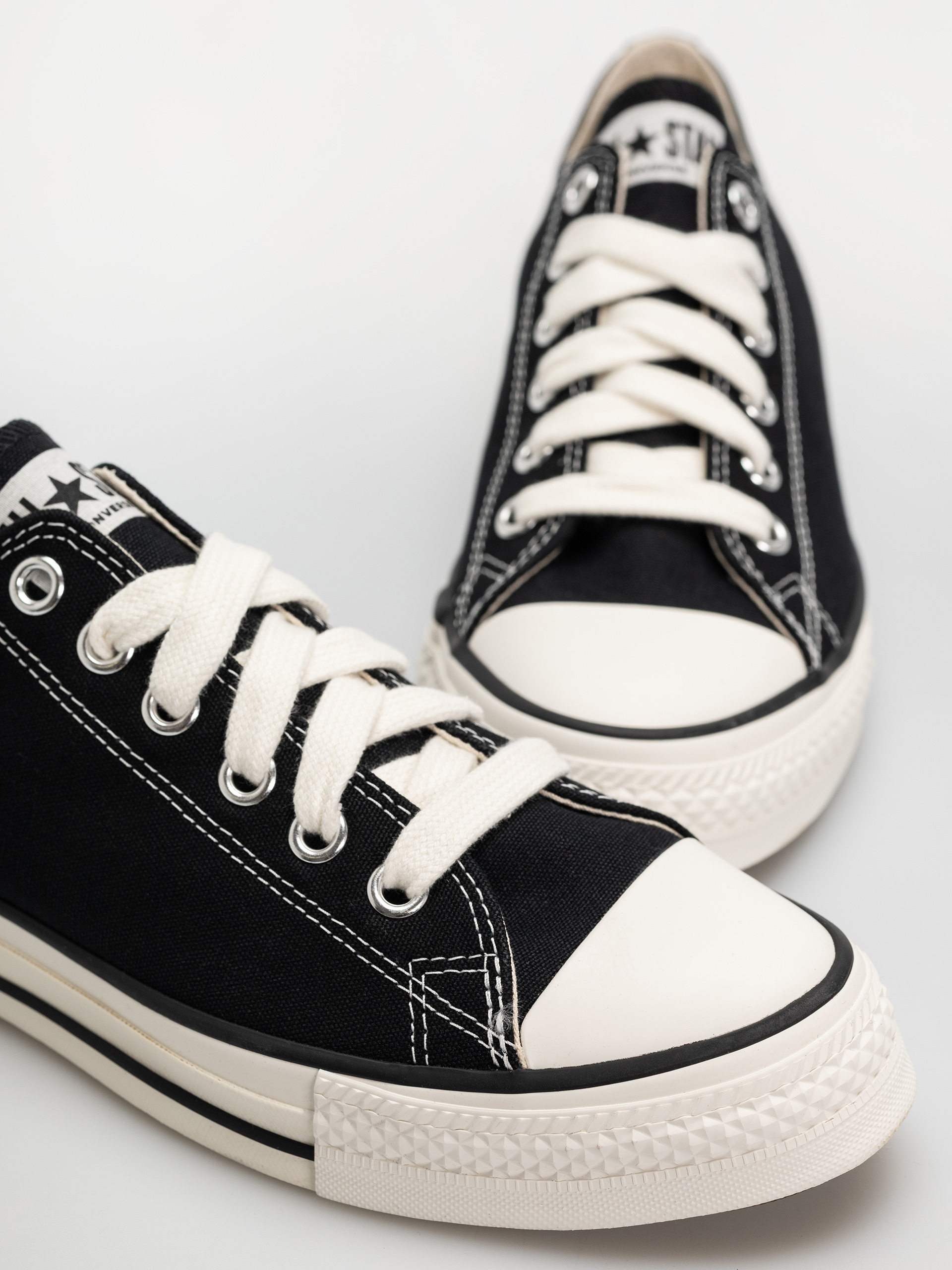 Converse Chuck Taylor Throwback Ox Chucks (black/vintage white)