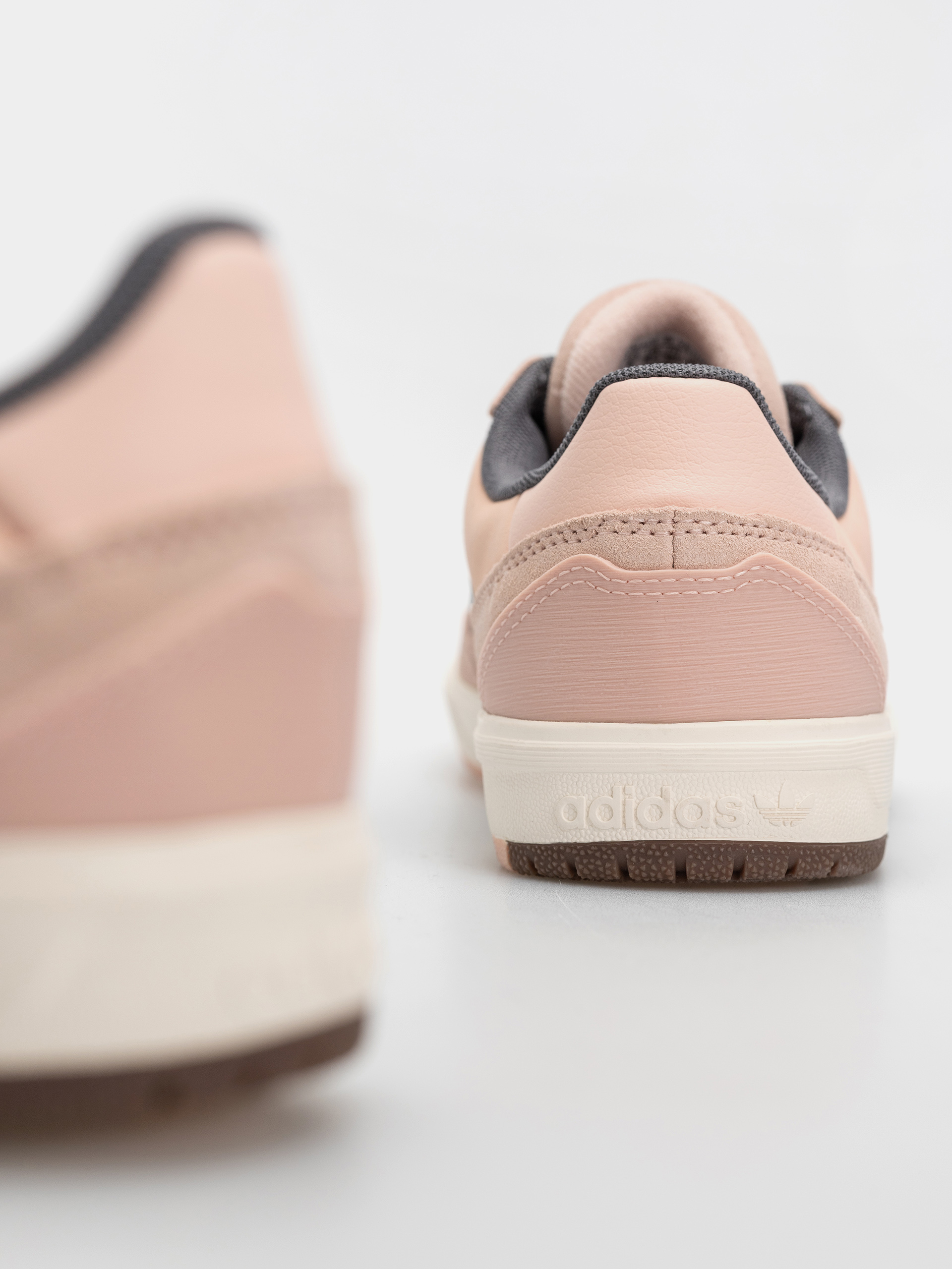 adidas Tyshawn II Schuhe (blupnk/grefiv/cwhite)