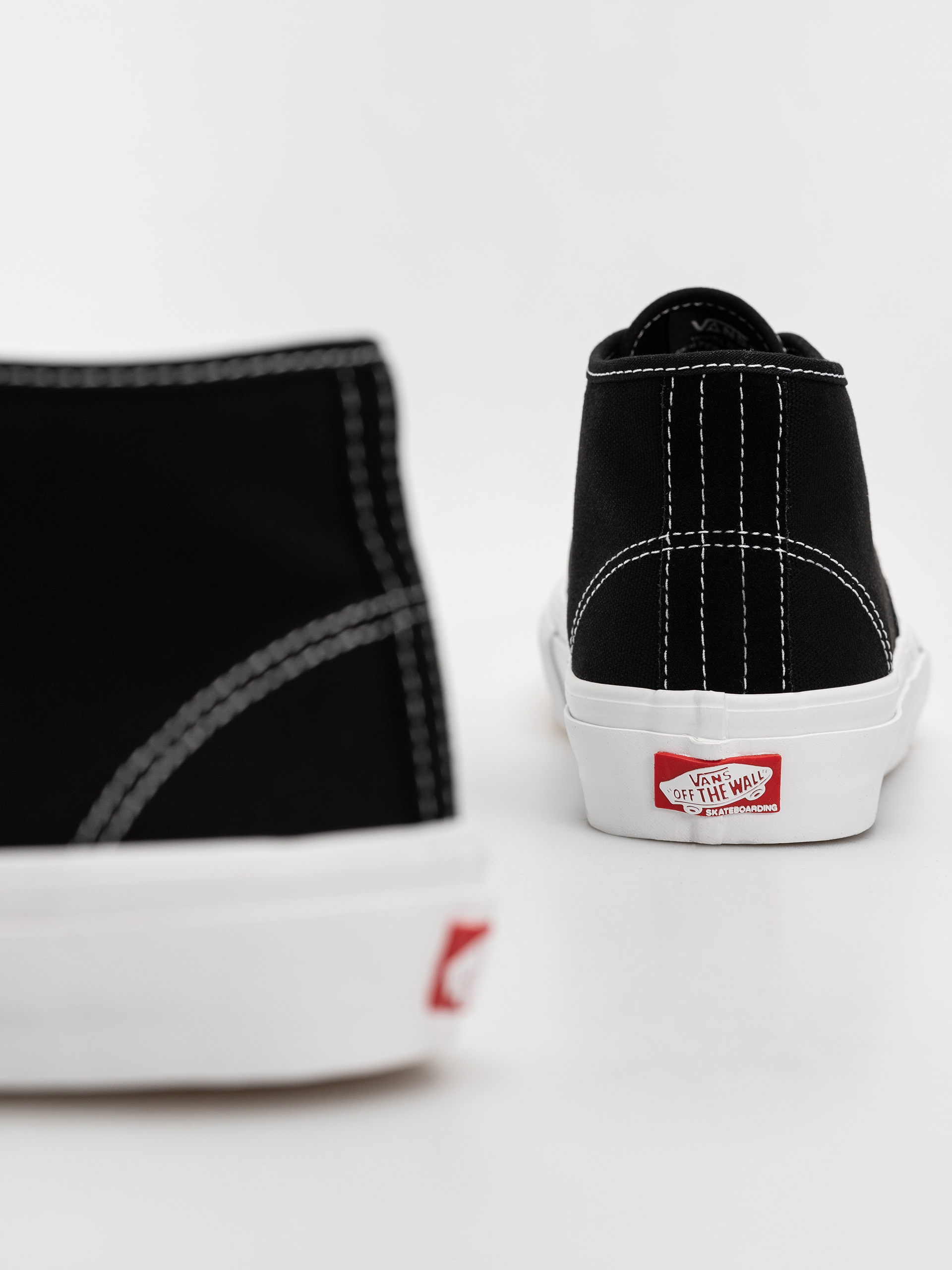 Vans Skate Authentic Mid Shoes (black/white)